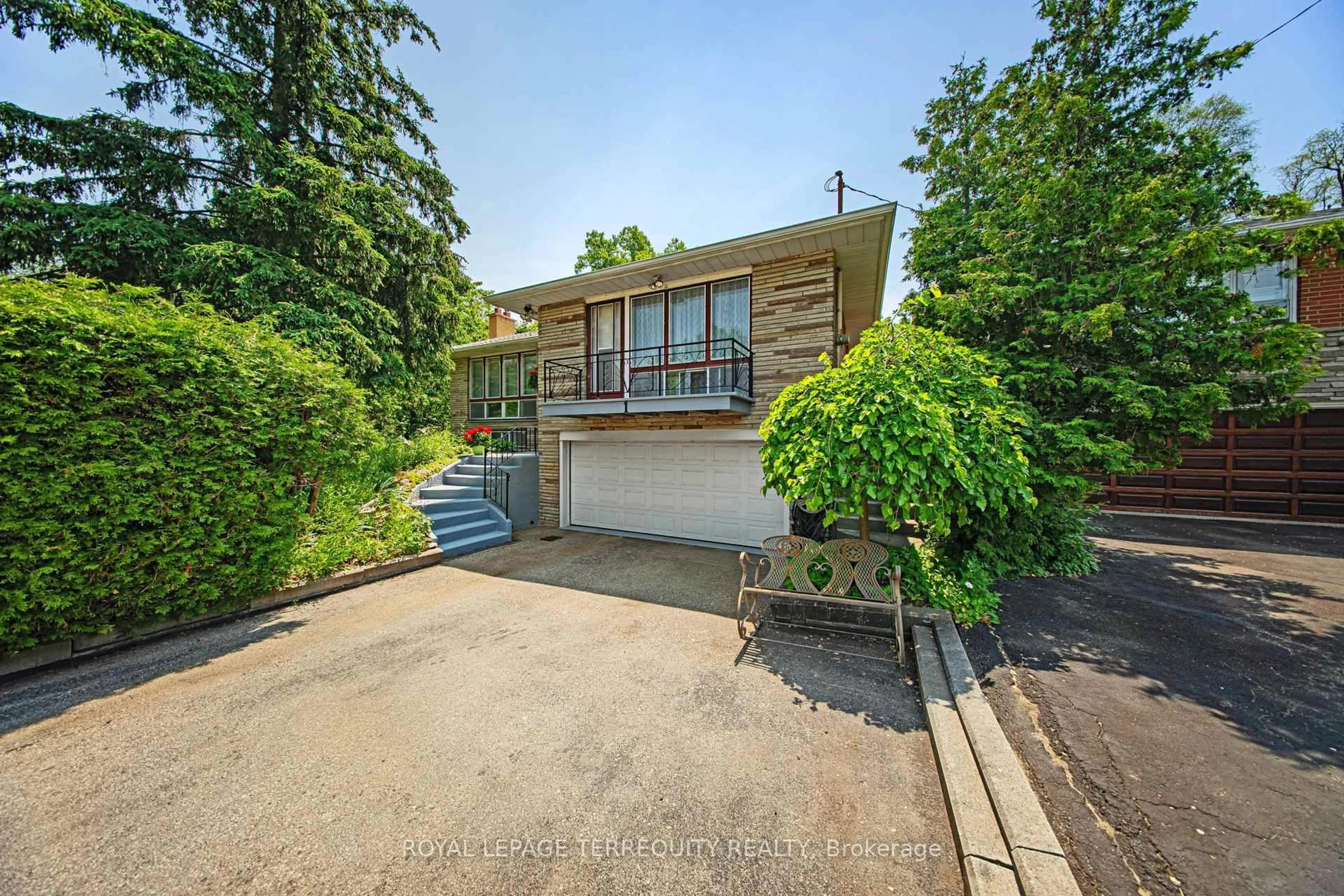 A pic from outside/outdoor area/front of a property/back of a property/a pic from drone, street for 1 Leland Ave, Toronto Ontario M8Z 2X4
