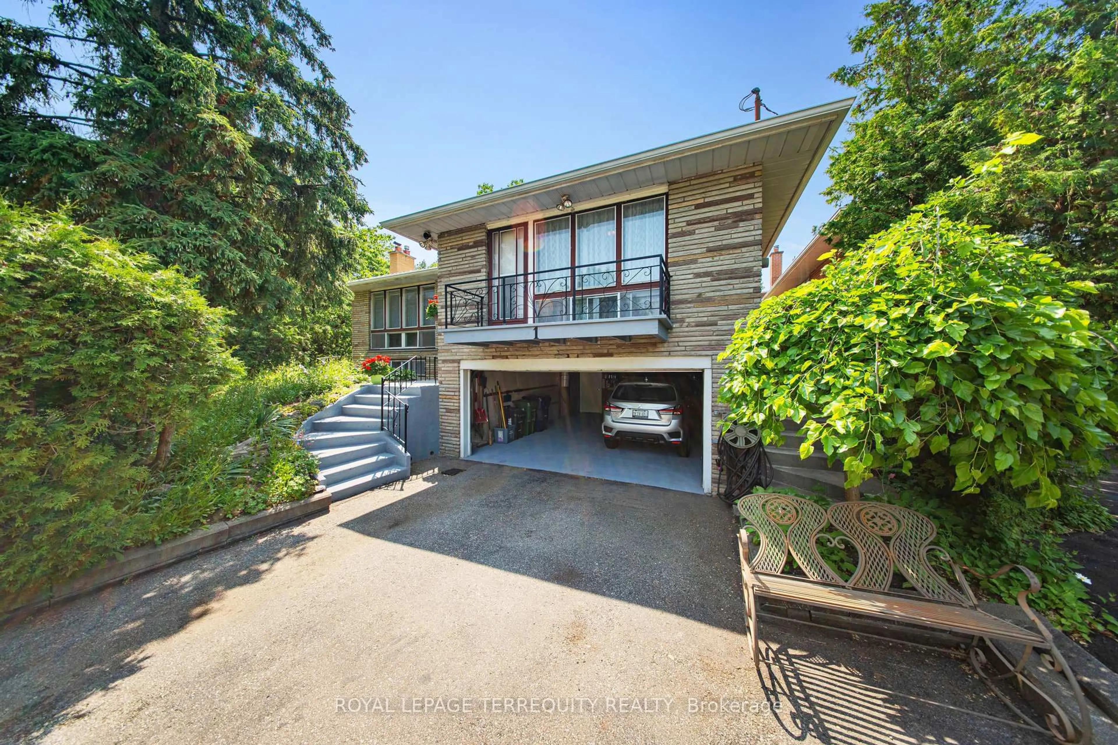A pic from outside/outdoor area/front of a property/back of a property/a pic from drone, unknown for 1 Leland Ave, Toronto Ontario M8Z 2X4