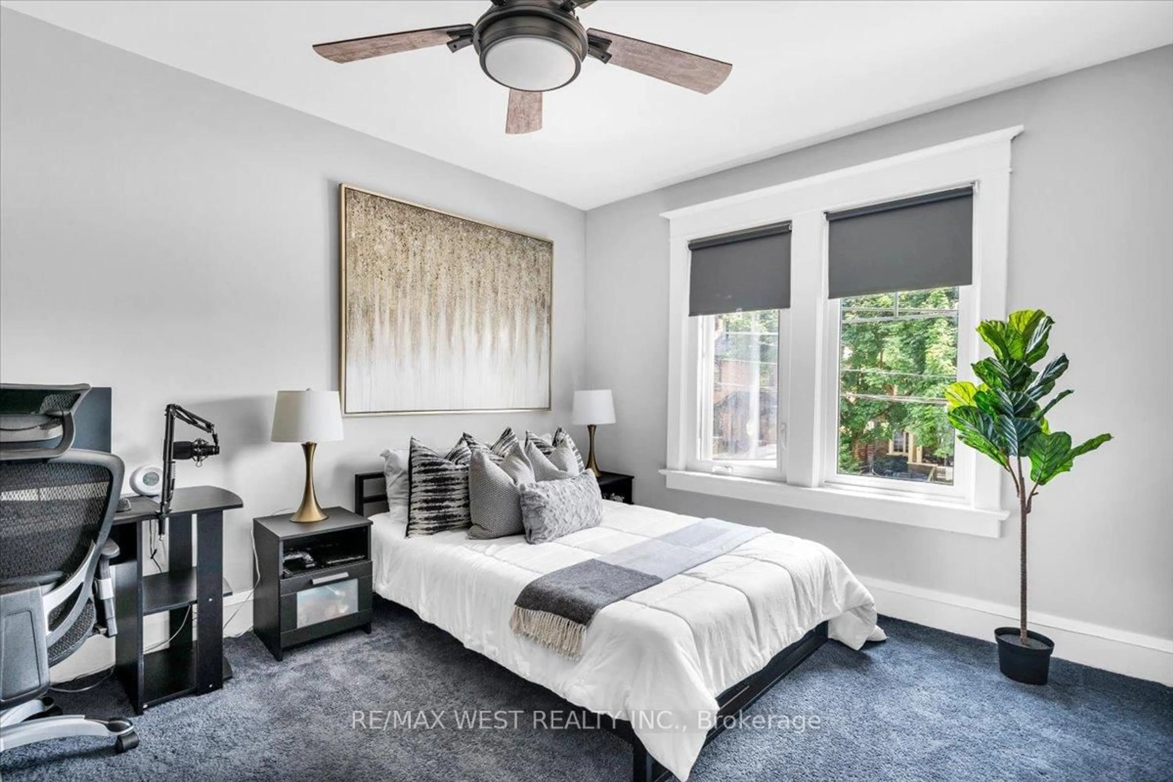 Bedroom with bed, unknown for 206 Howard Park Ave, Toronto Ontario M6R 1W1