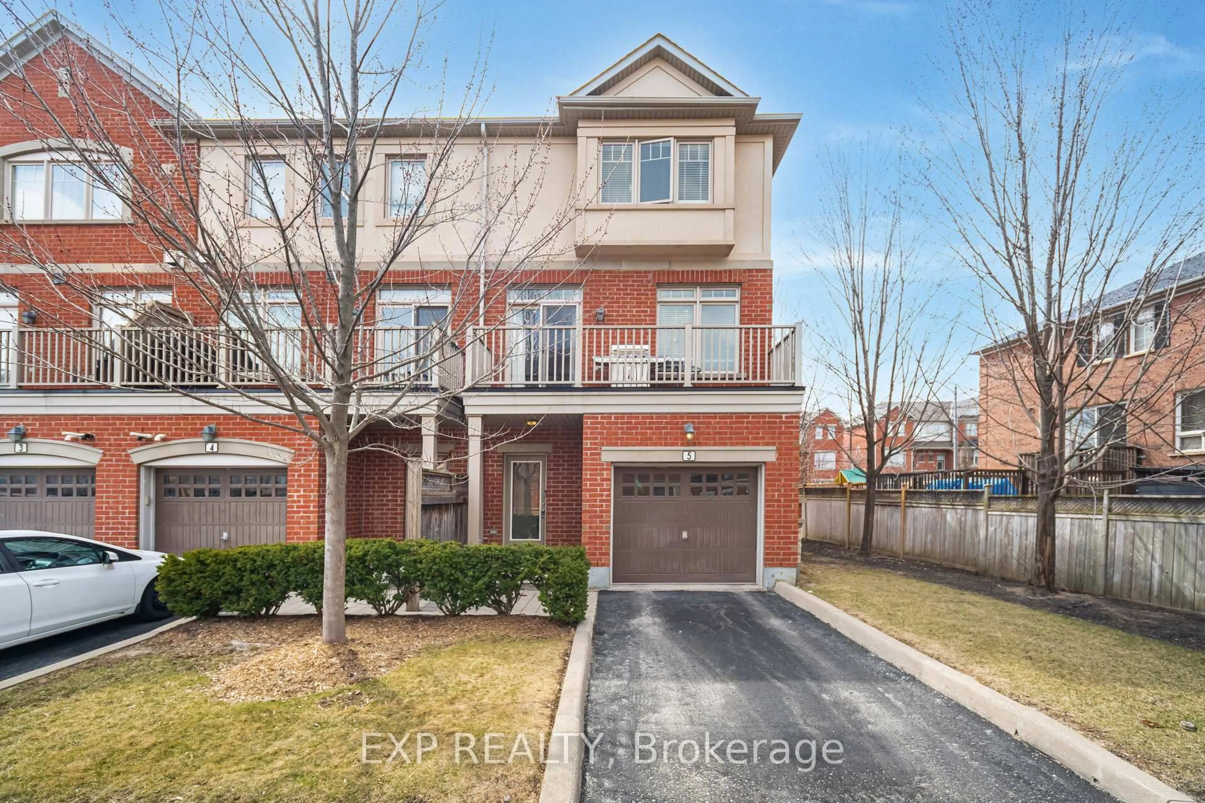 Home with brick exterior material, street for 5725 Tosca Dr #5, Mississauga Ontario L5M 0M1