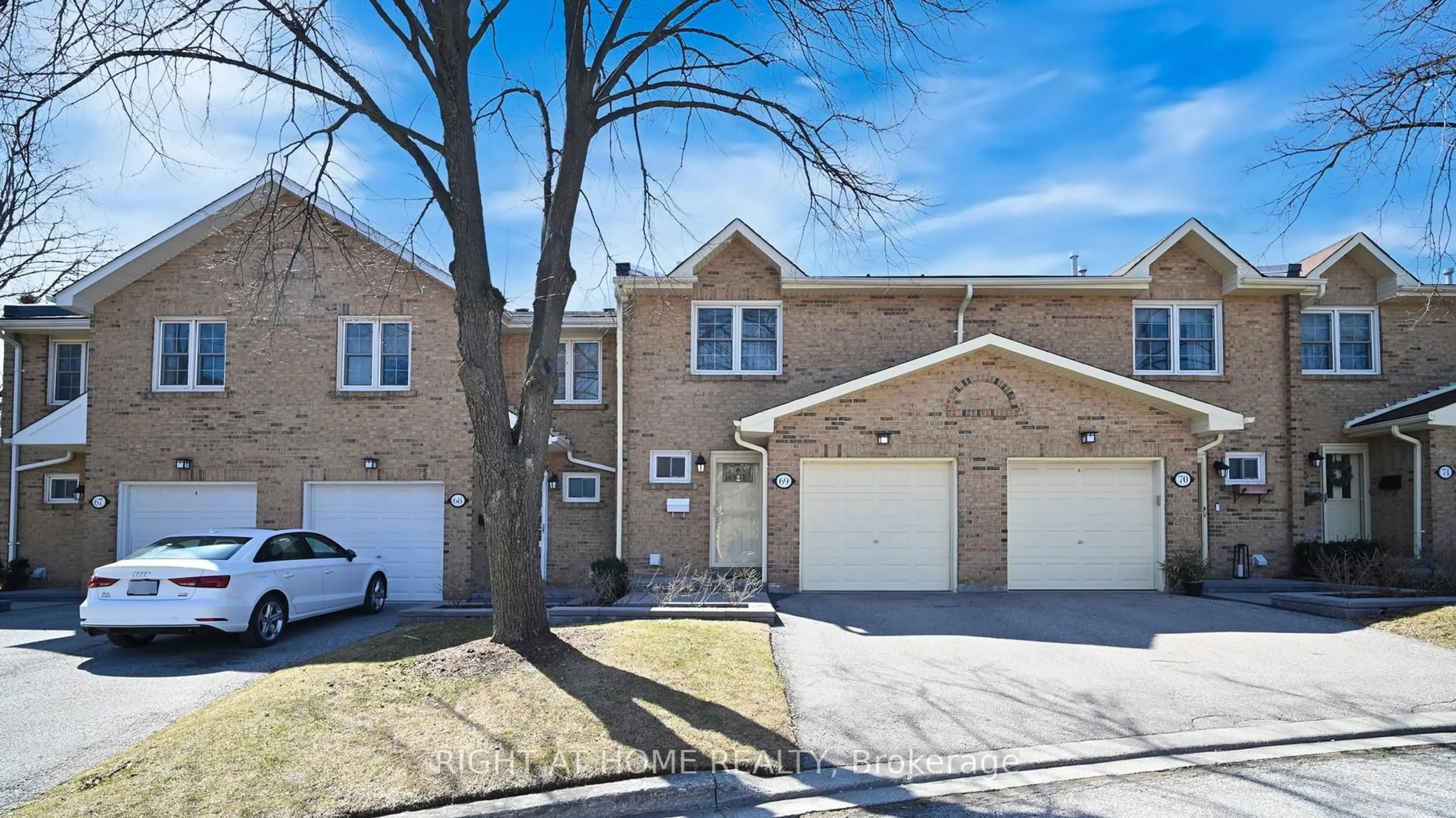 Home with brick exterior material, street for 1951 Rathburn Rd #69, Mississauga Ontario L4W 2N9