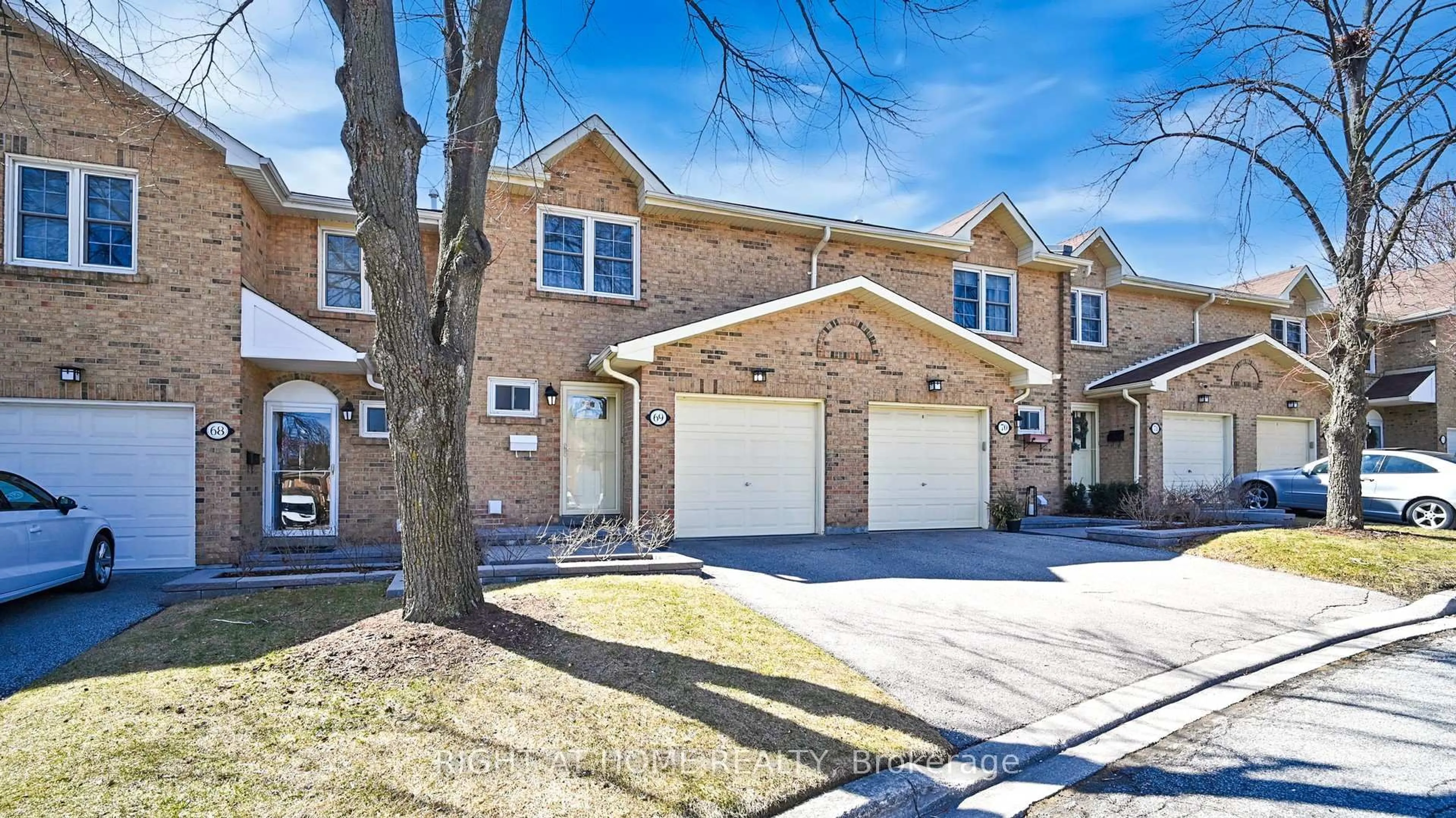 Home with brick exterior material, street for 1951 Rathburn Rd #69, Mississauga Ontario L4W 2N9