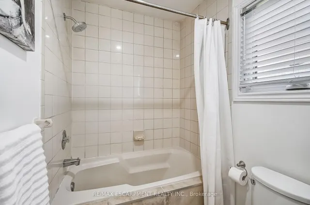 Additional property image - 2174 Bader Cres