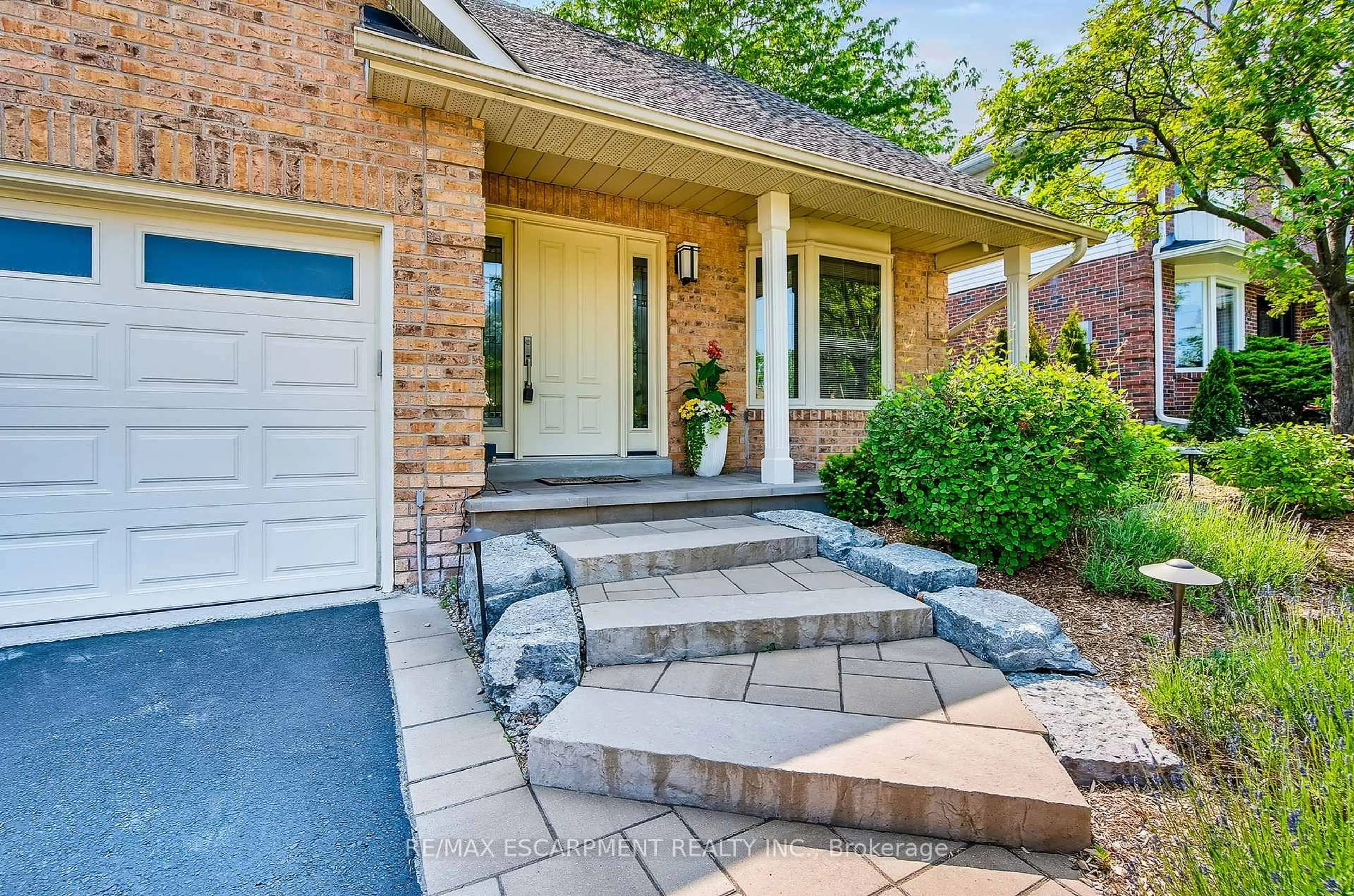 Home with brick exterior material, street for 2174 Bader Cres, Burlington Ontario L7P 4N5