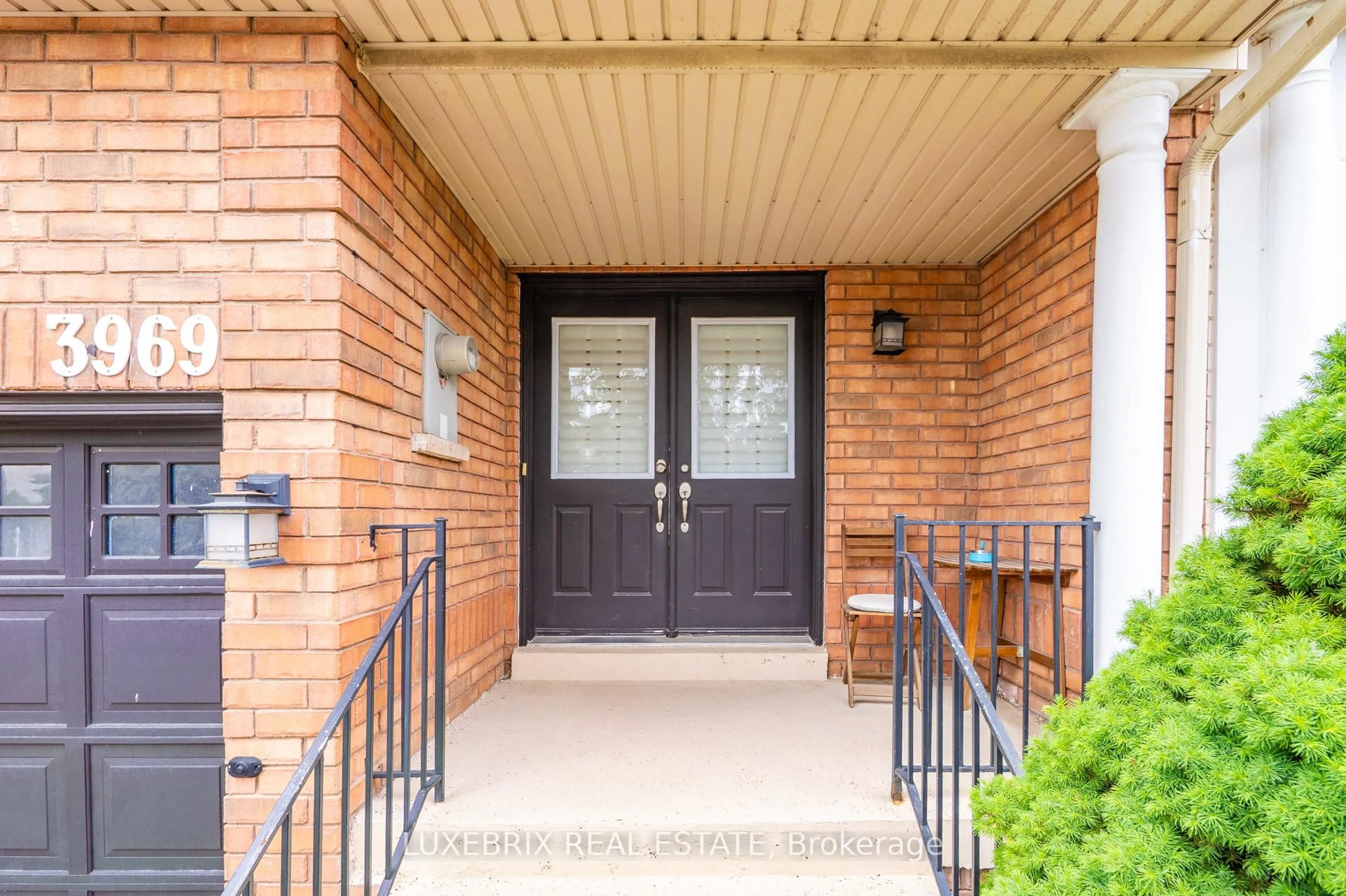 Indoor entryway for 3969 Freeman Terr, Mississauga Ontario L5M 6R2