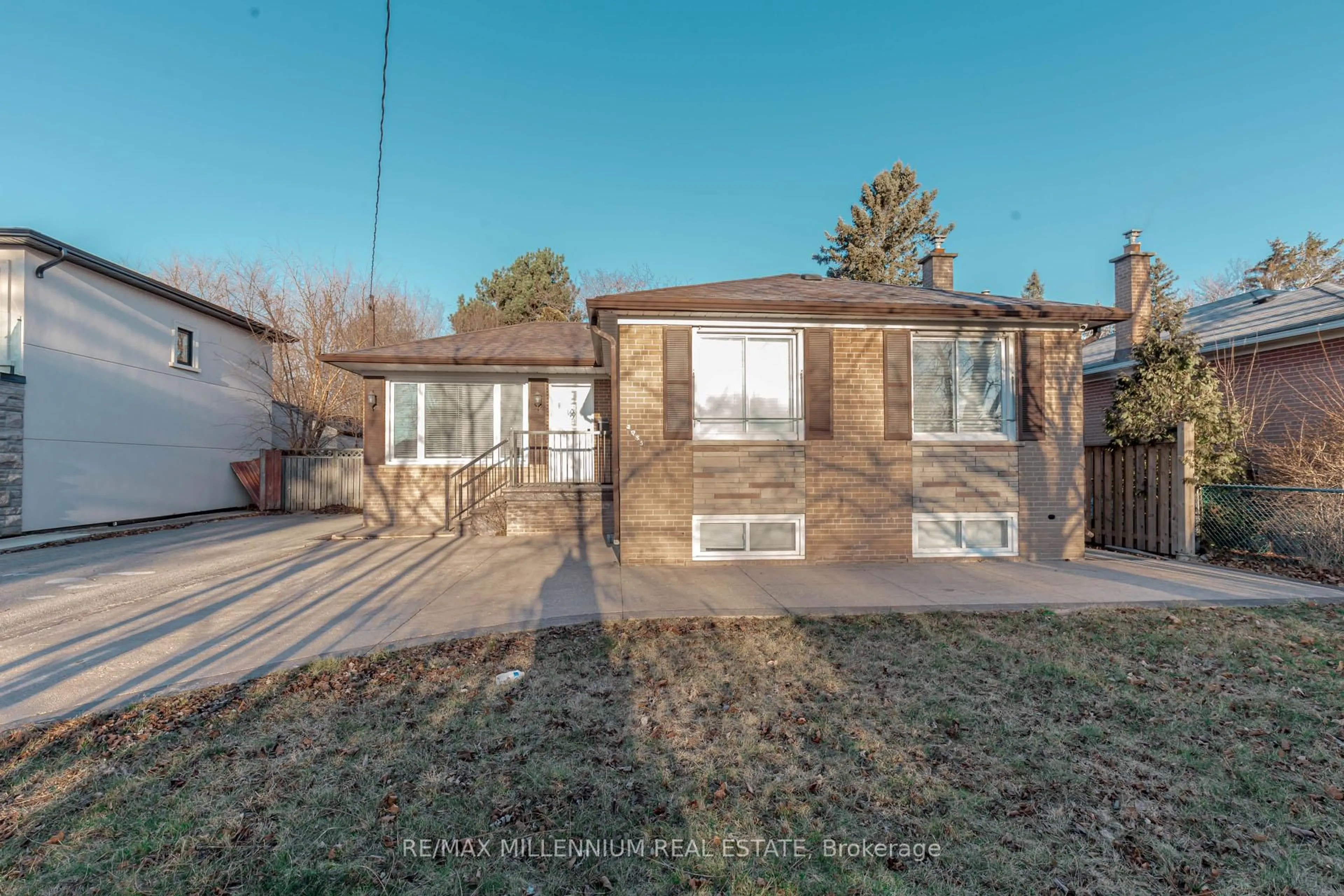 Home with brick exterior material, street for 2085 Bridge Rd, Oakville Ontario L6L 2E8