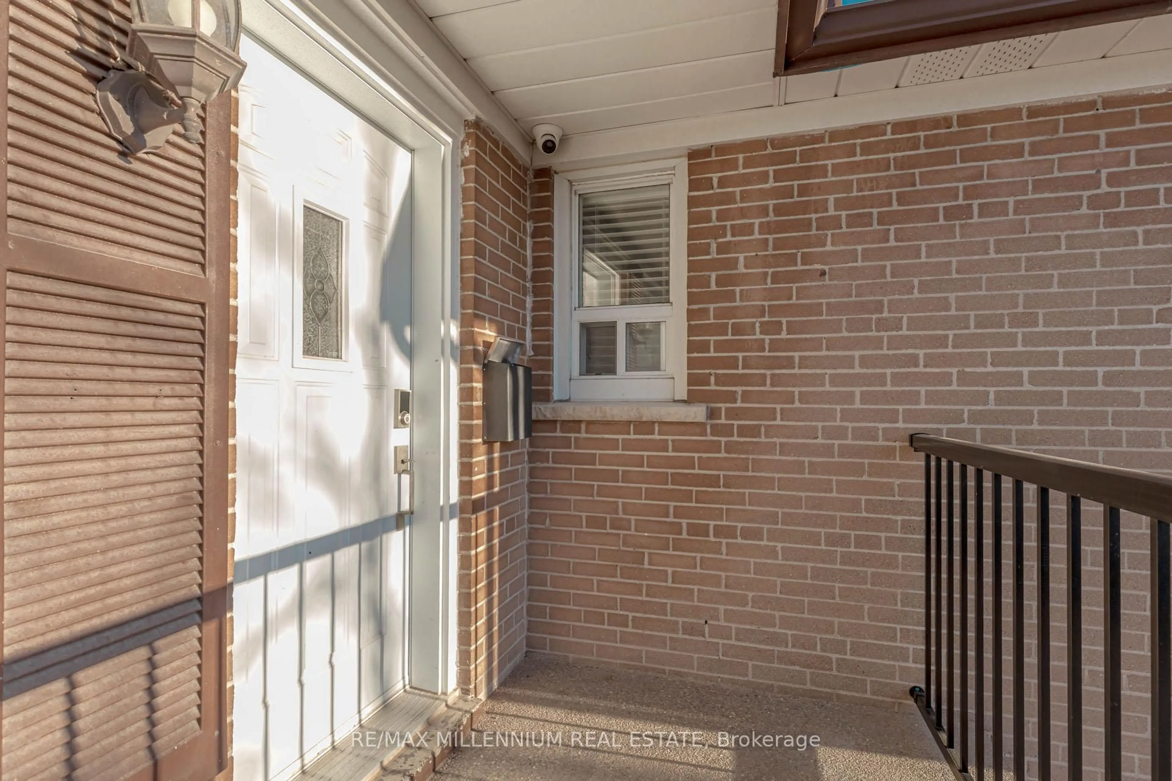 Unknown for 2085 Bridge Rd, Oakville Ontario L6L 2E8