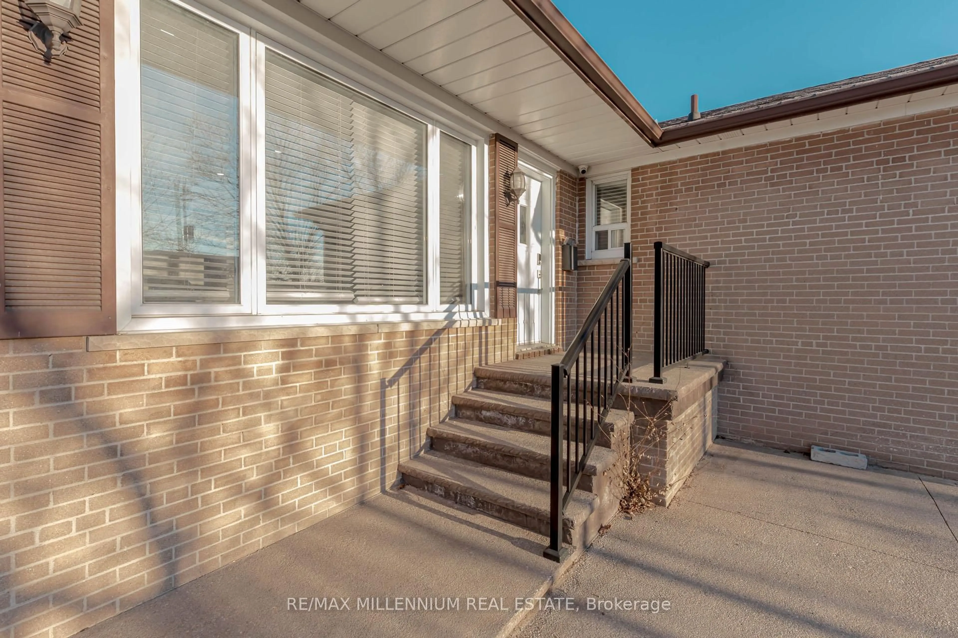 Home with brick exterior material, street for 2085 Bridge Rd, Oakville Ontario L6L 2E8