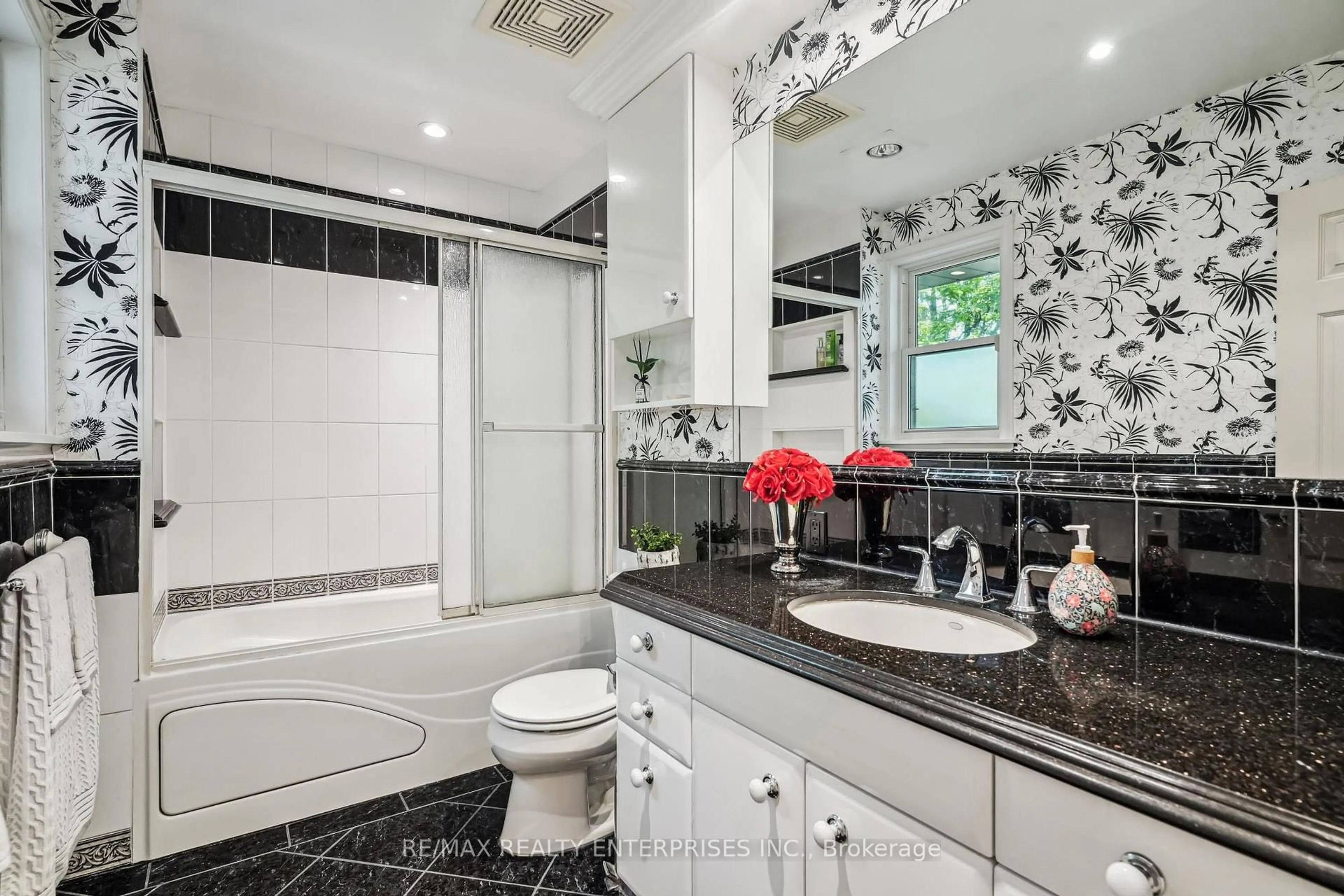 Contemporary bathroom, ceramic/tile floor for 2655 Bushland Cres, Mississauga Ontario L5J 1X8