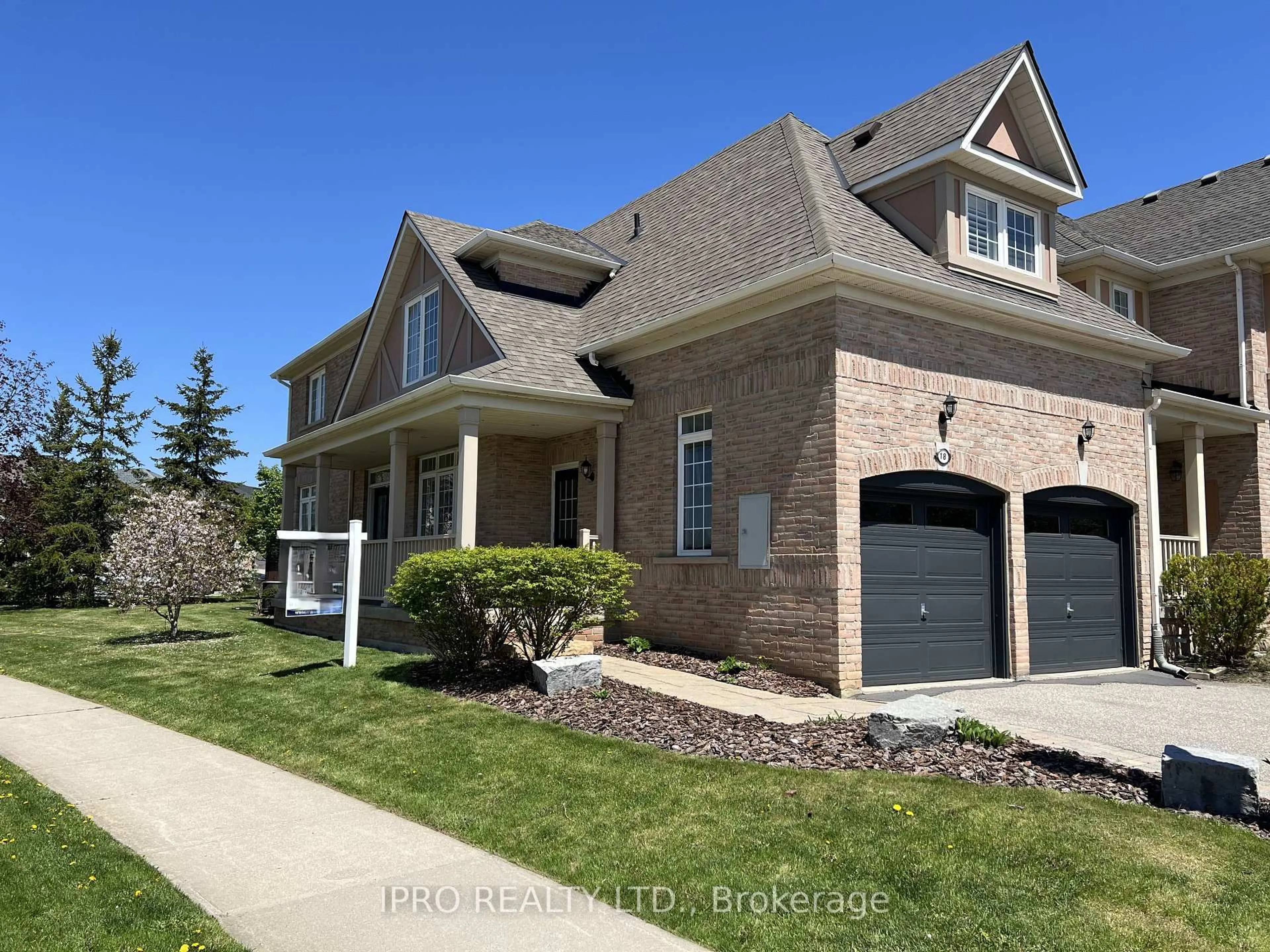 Home with brick exterior material, street for 2295 Rochester Circ #18, Oakville Ontario L6M 5C9