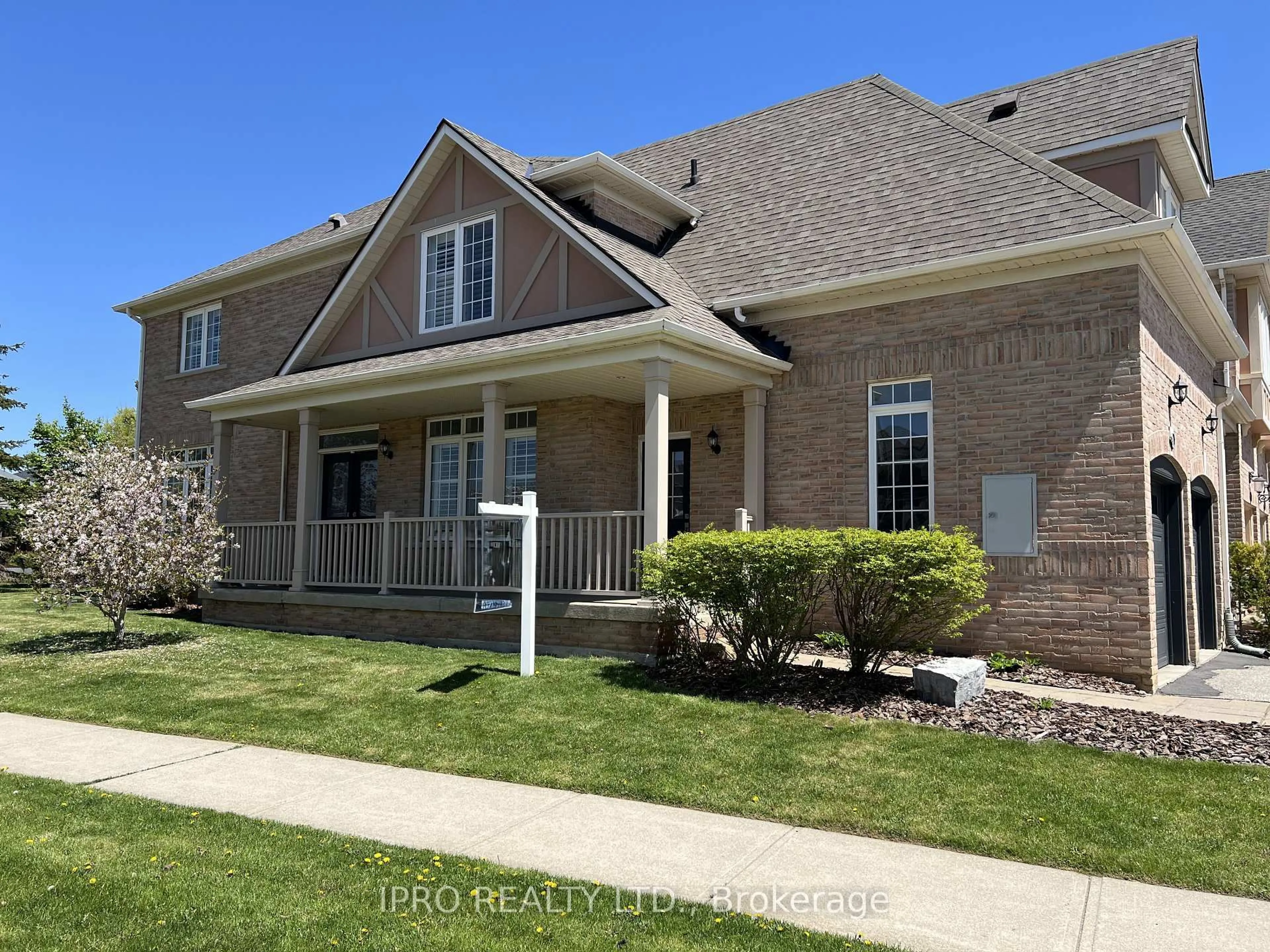 Home with brick exterior material, street for 2295 Rochester Circ #18, Oakville Ontario L6M 5C9