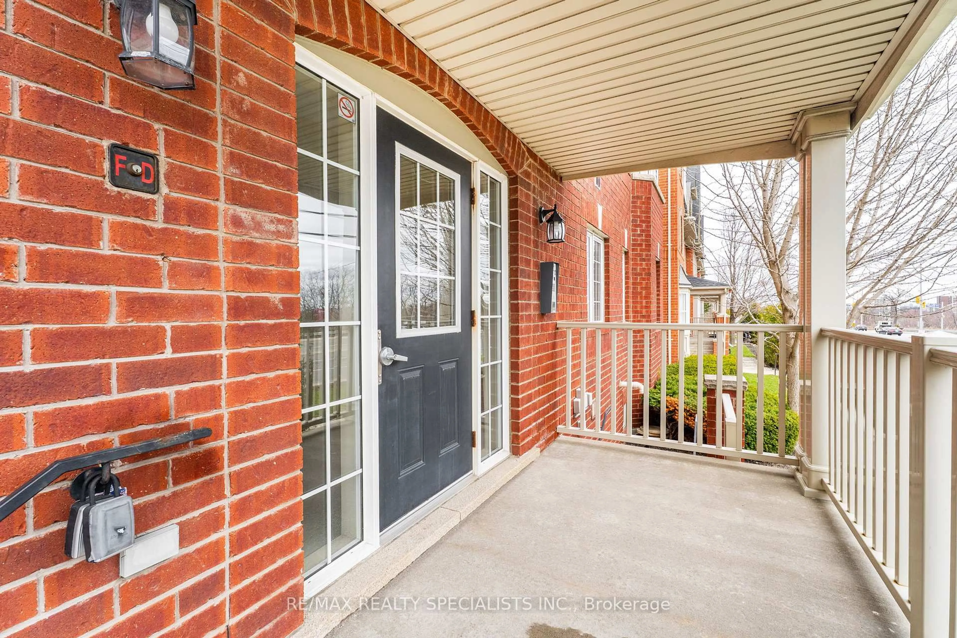 Unknown for 575 Dundas St #1, Mississauga Ontario L5B 0B2