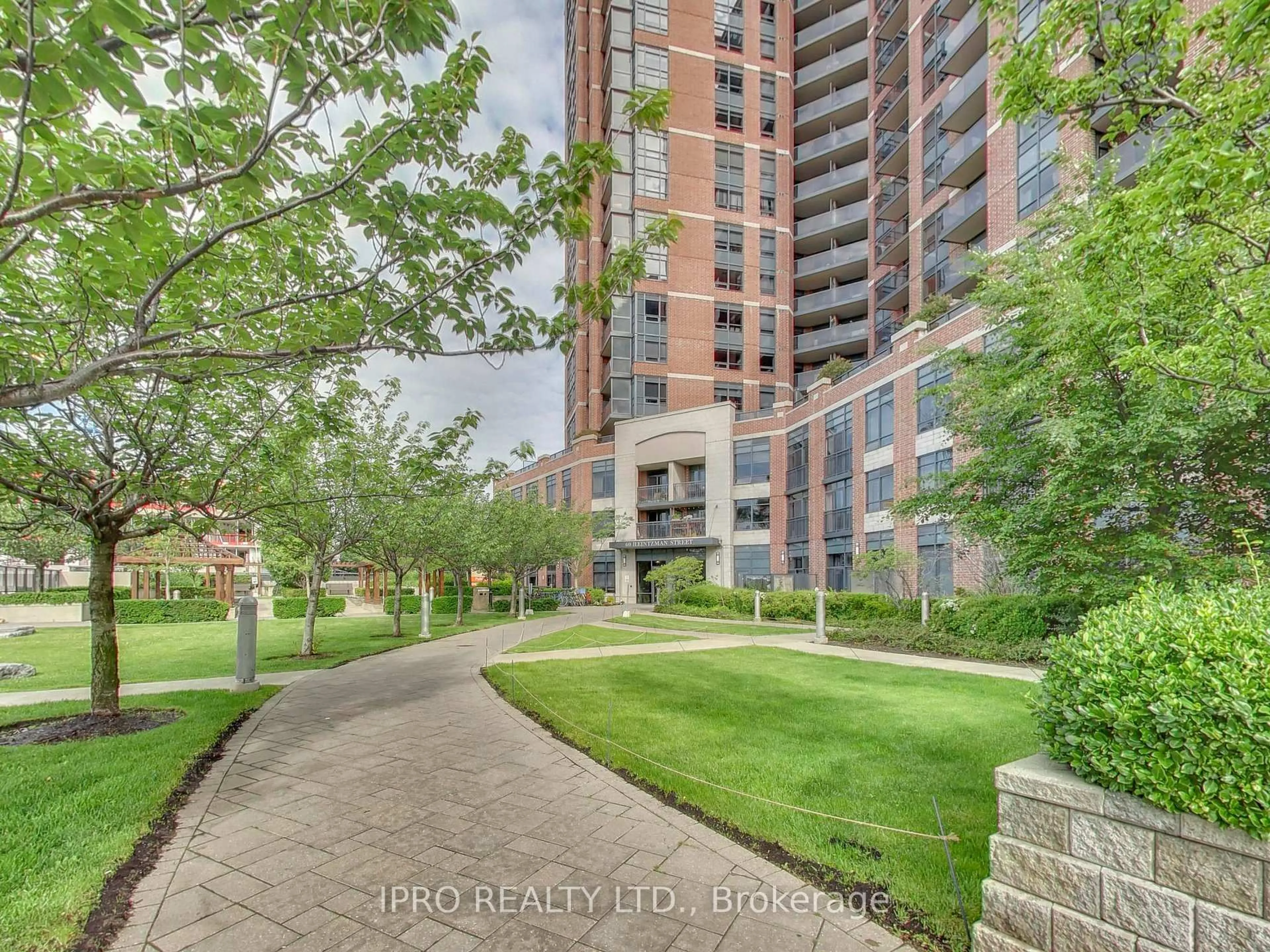 Unknown for 60 Heintzman St #640, Toronto Ontario M6P 5A1