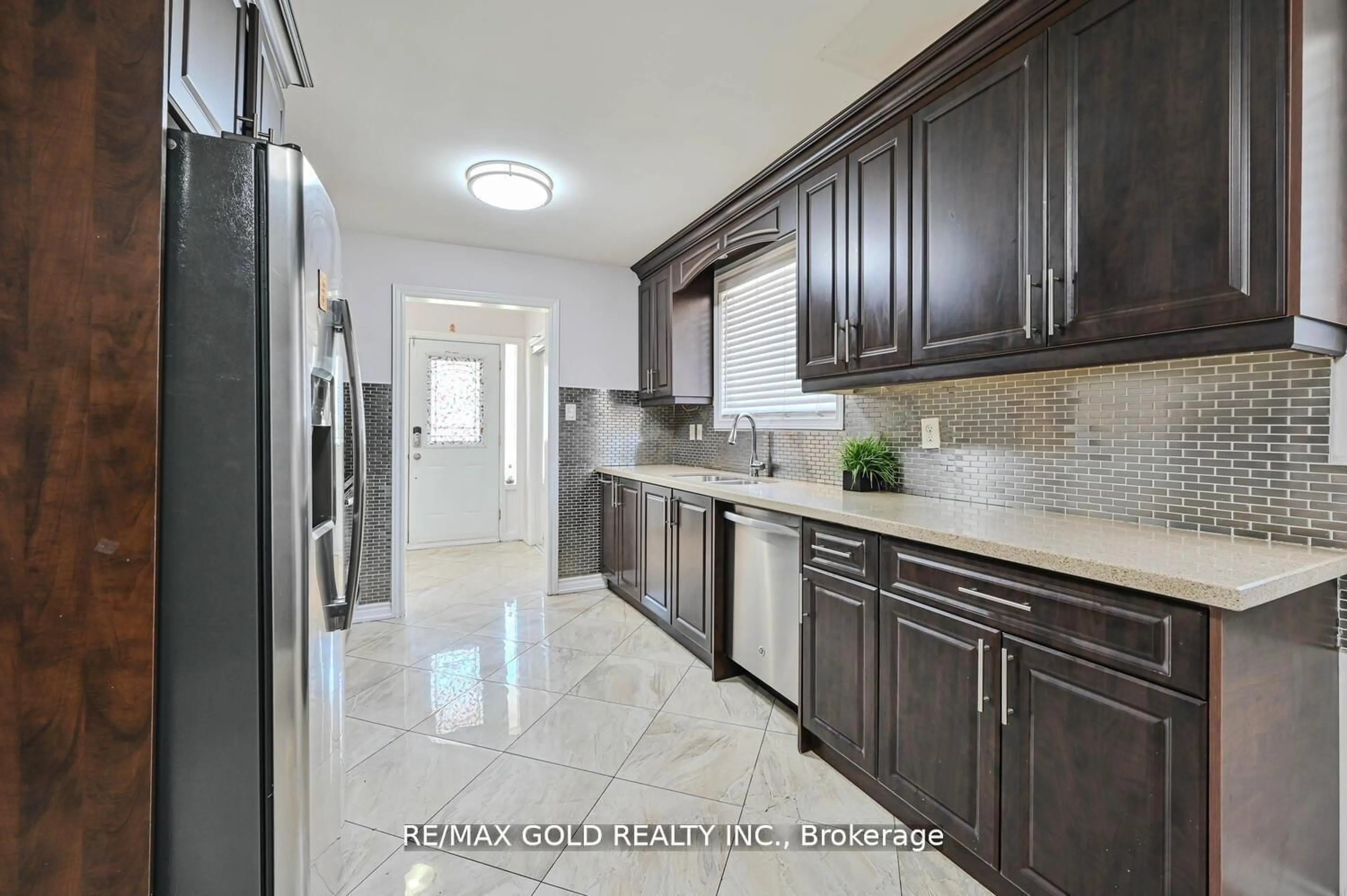 Contemporary kitchen, ceramic/tile floor for 7362 Redstone Rd, Mississauga Ontario L4T 2A9