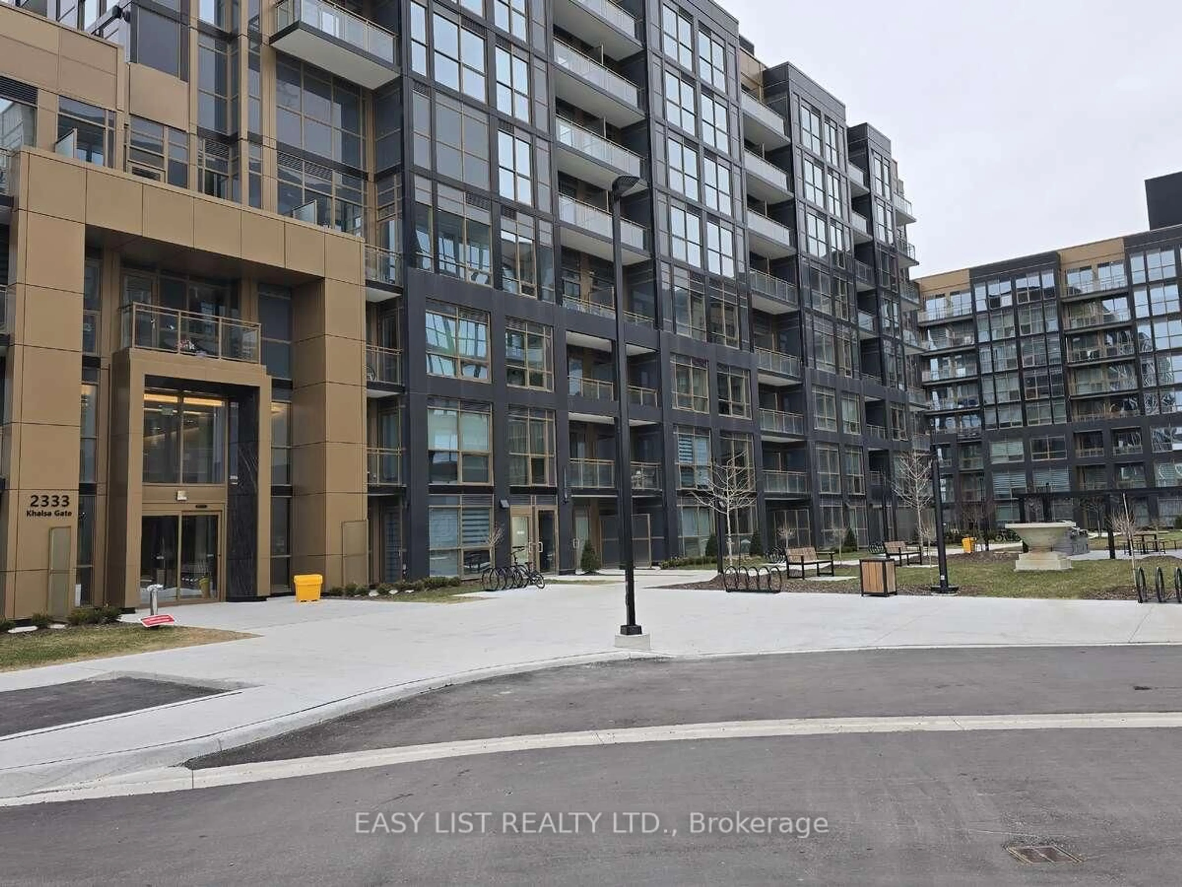 Patio, unknown for 2333 Khalsa Gate, Oakville Ontario L6M 4J2