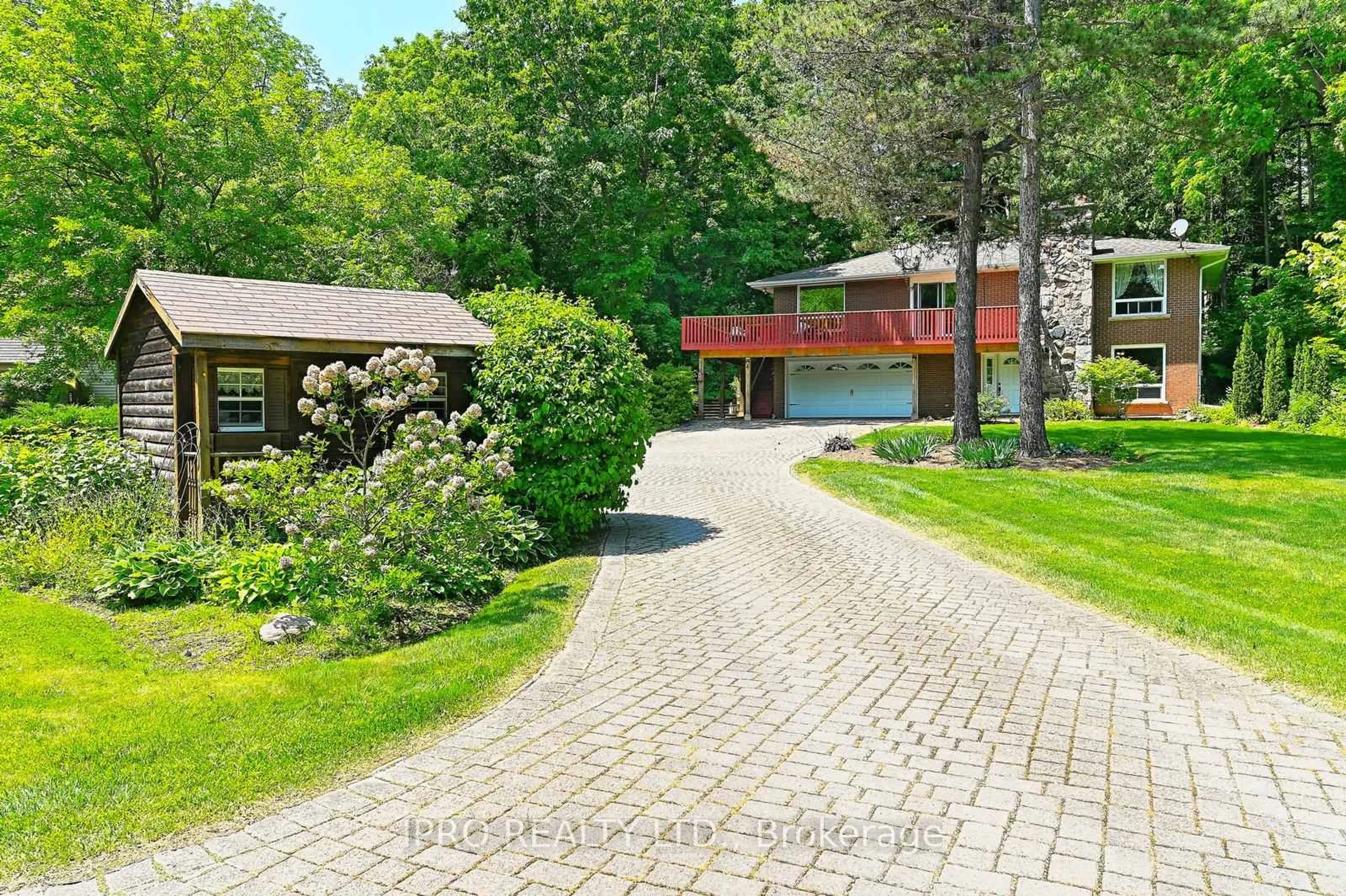 A pic from outside/outdoor area/front of a property/back of a property/a pic from drone, street for 4 Ann St, Halton Hills Ontario L7G 2V2