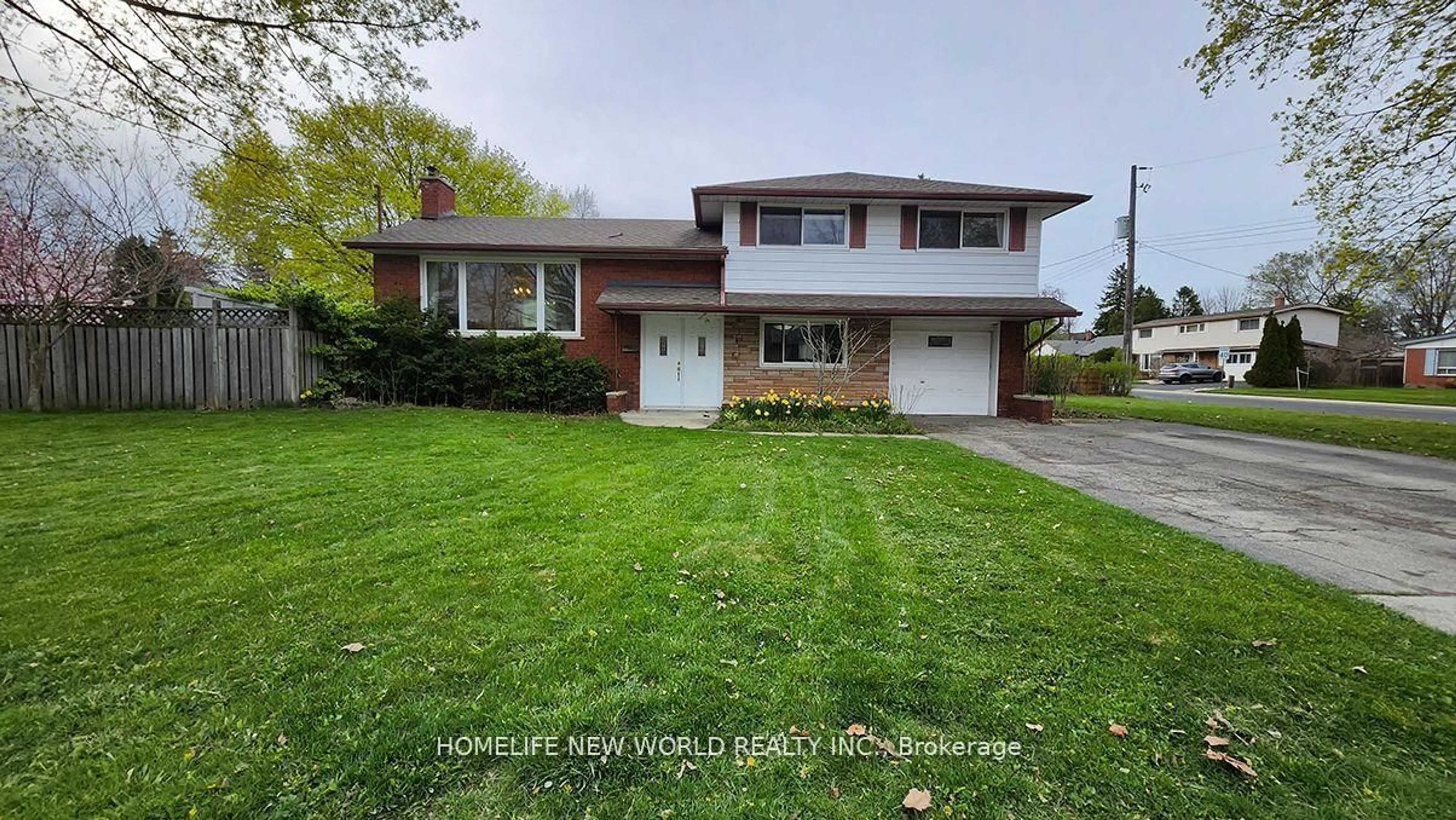 Home with brick exterior material, street for 2403 Redfern Rd, Burlington Ontario L7R 1X8