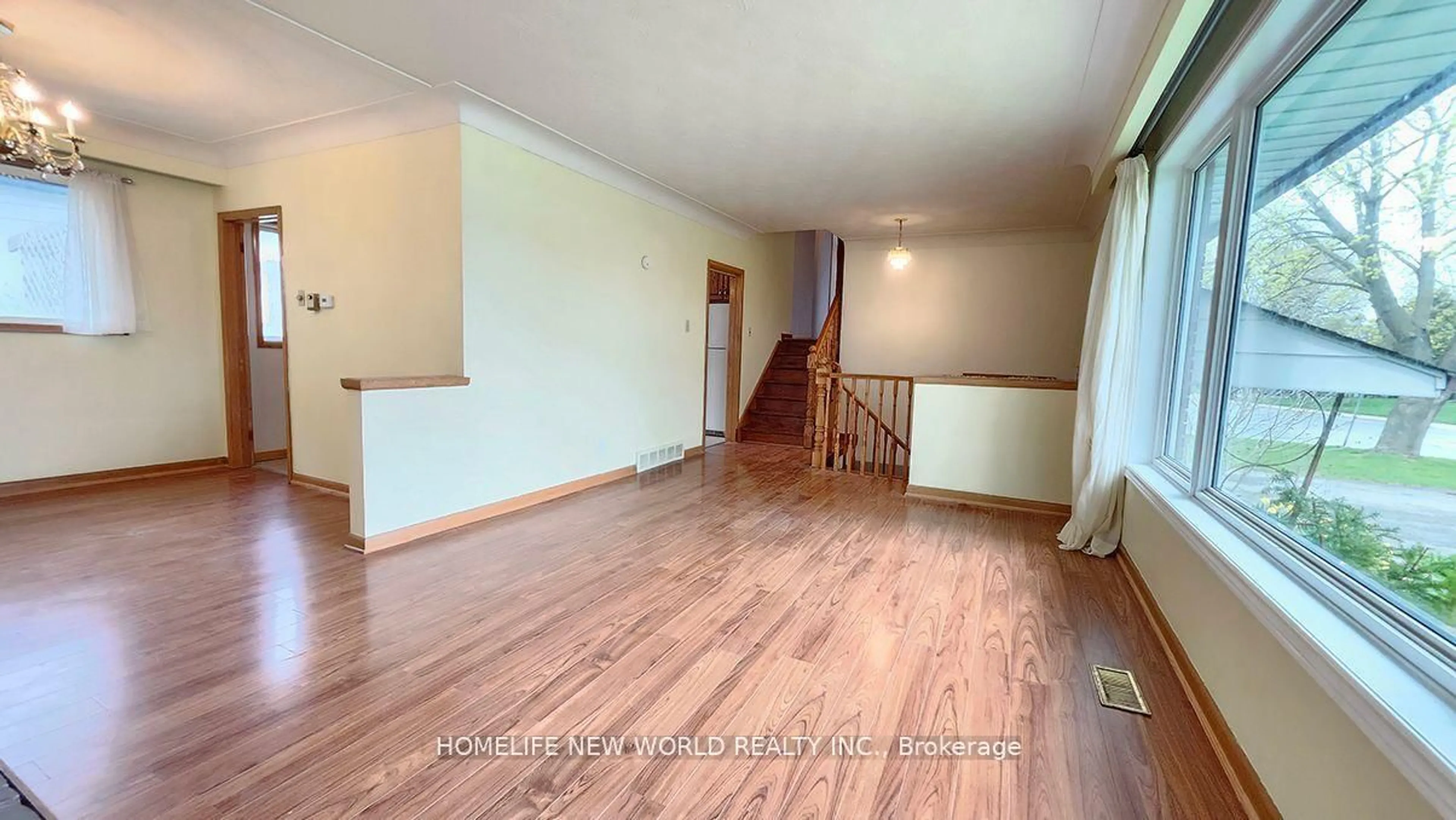 A pic of a room for 2403 Redfern Rd, Burlington Ontario L7R 1X8