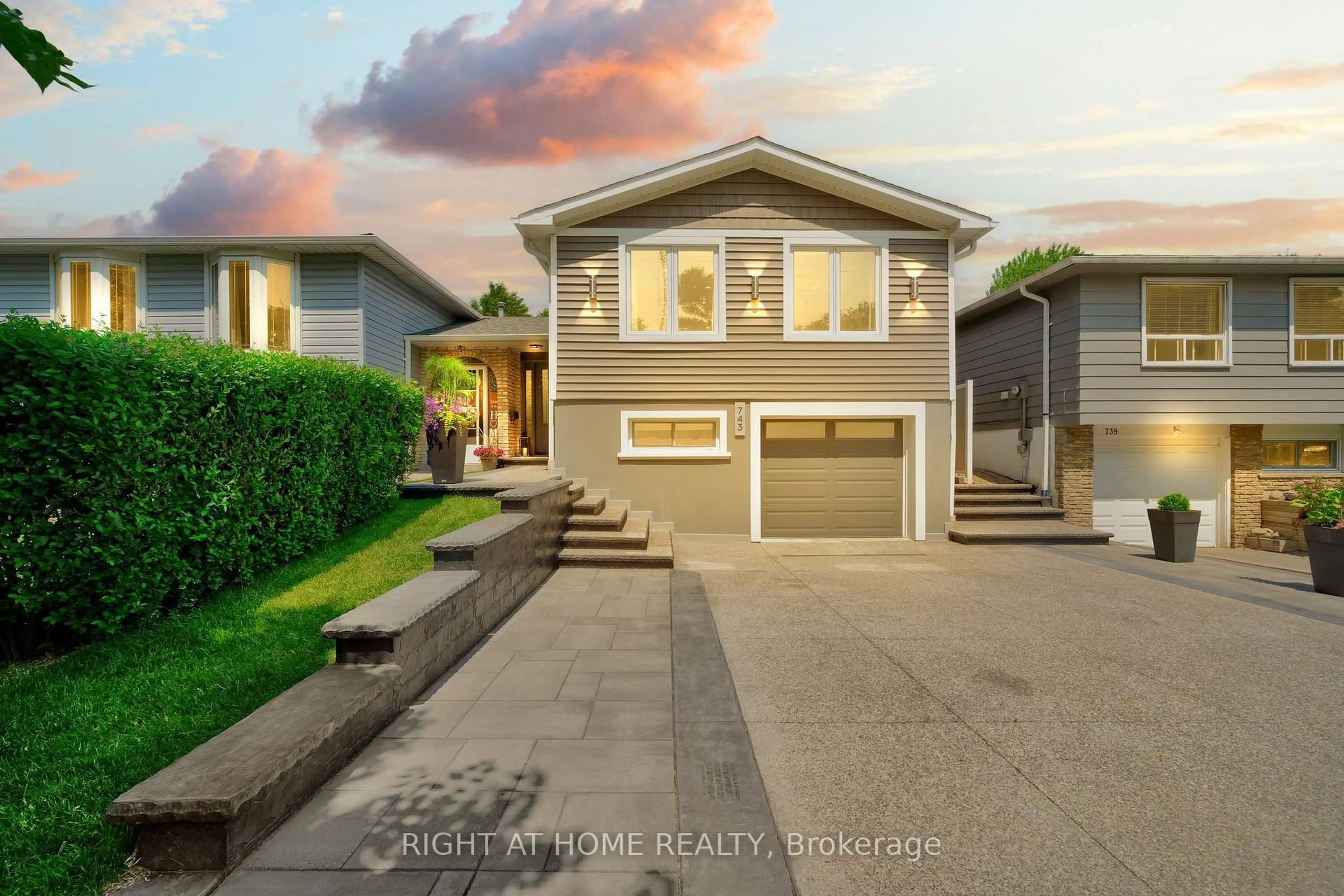 Home with vinyl exterior material, street for 743 Hager Ave, Burlington Ontario L7S 1W9