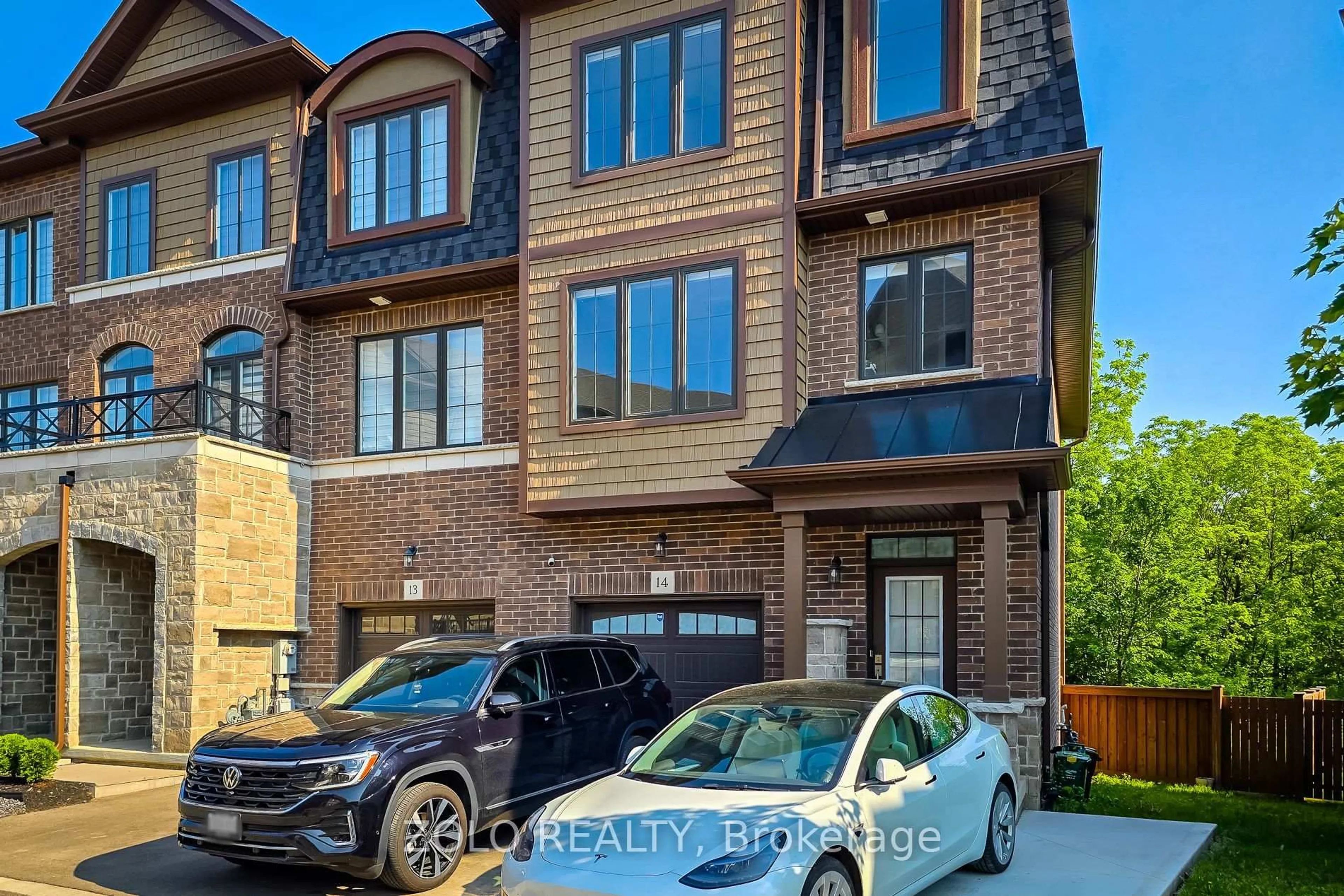 Home with brick exterior material, street for 445 Ontario St #14, Milton Ontario L9T 9K2
