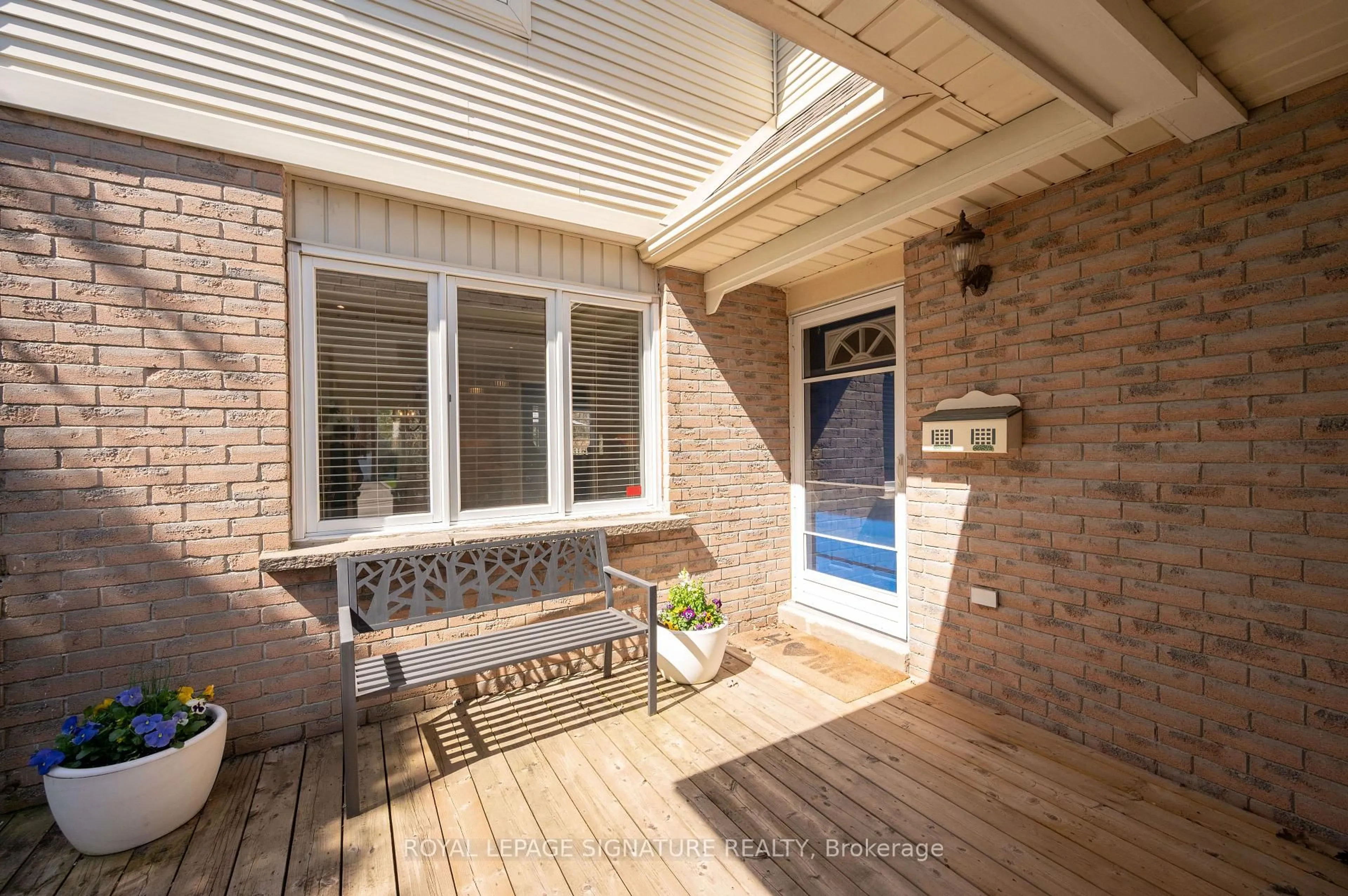 Unknown for 6127 Leeside Cres, Mississauga Ontario L5M 5K7