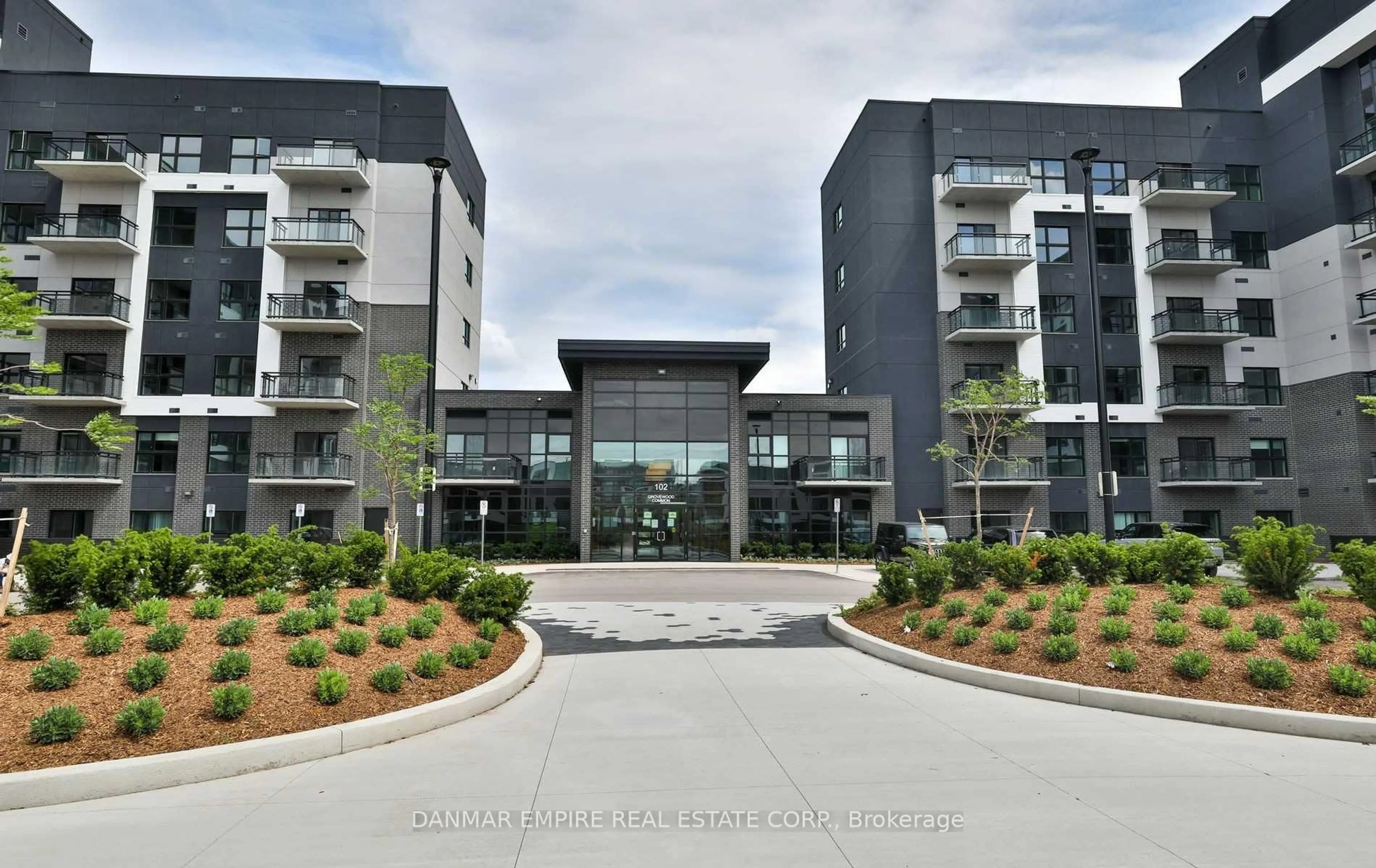 Unknown for 102 Grovewood Common Rd #305, Oakville Ontario L6H 0X2