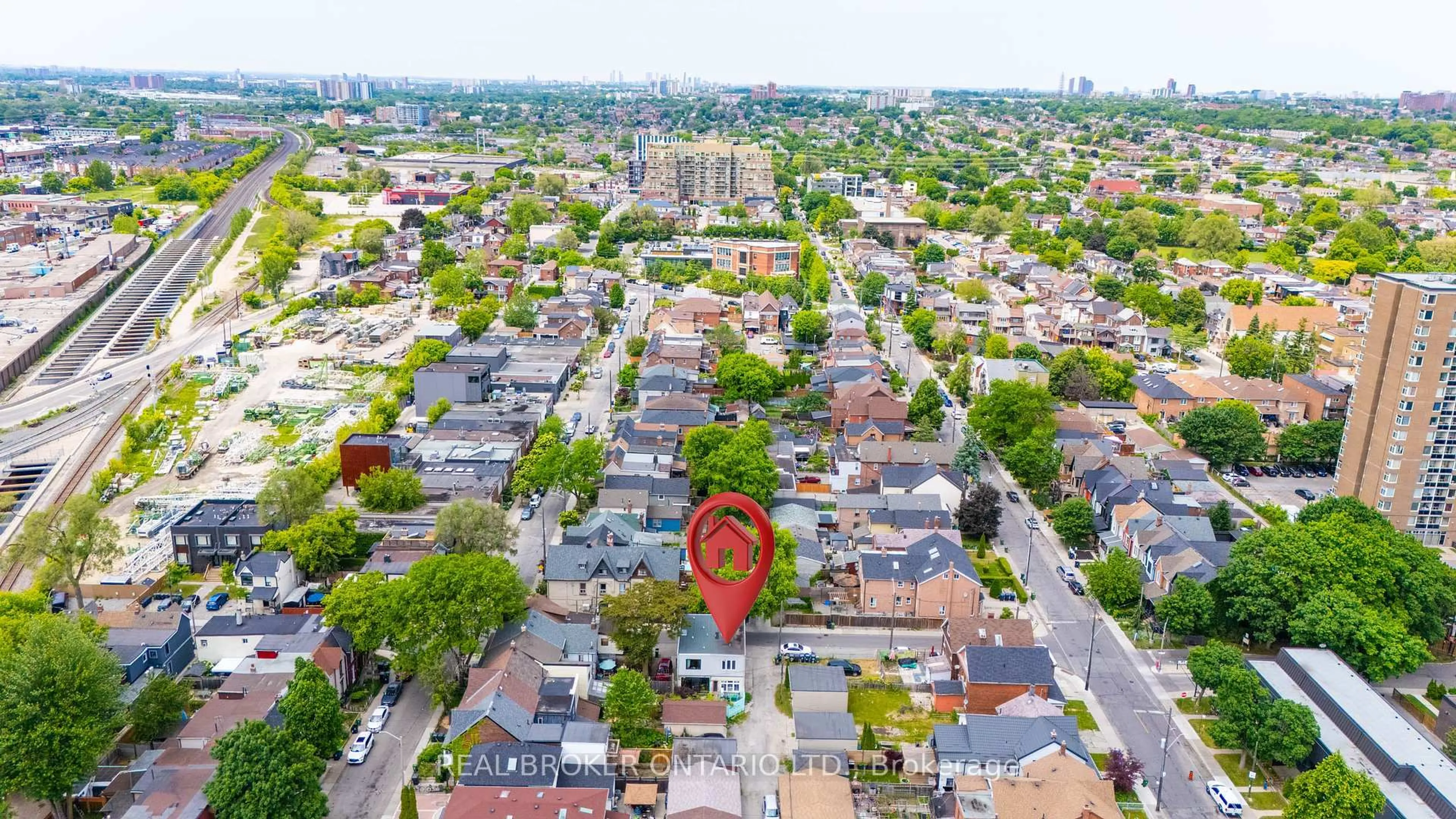 A pic from outside/outdoor area/front of a property/back of a property/a pic from drone, city buildings view from balcony for 27 Lindner St, Toronto Ontario M6N 1B1
