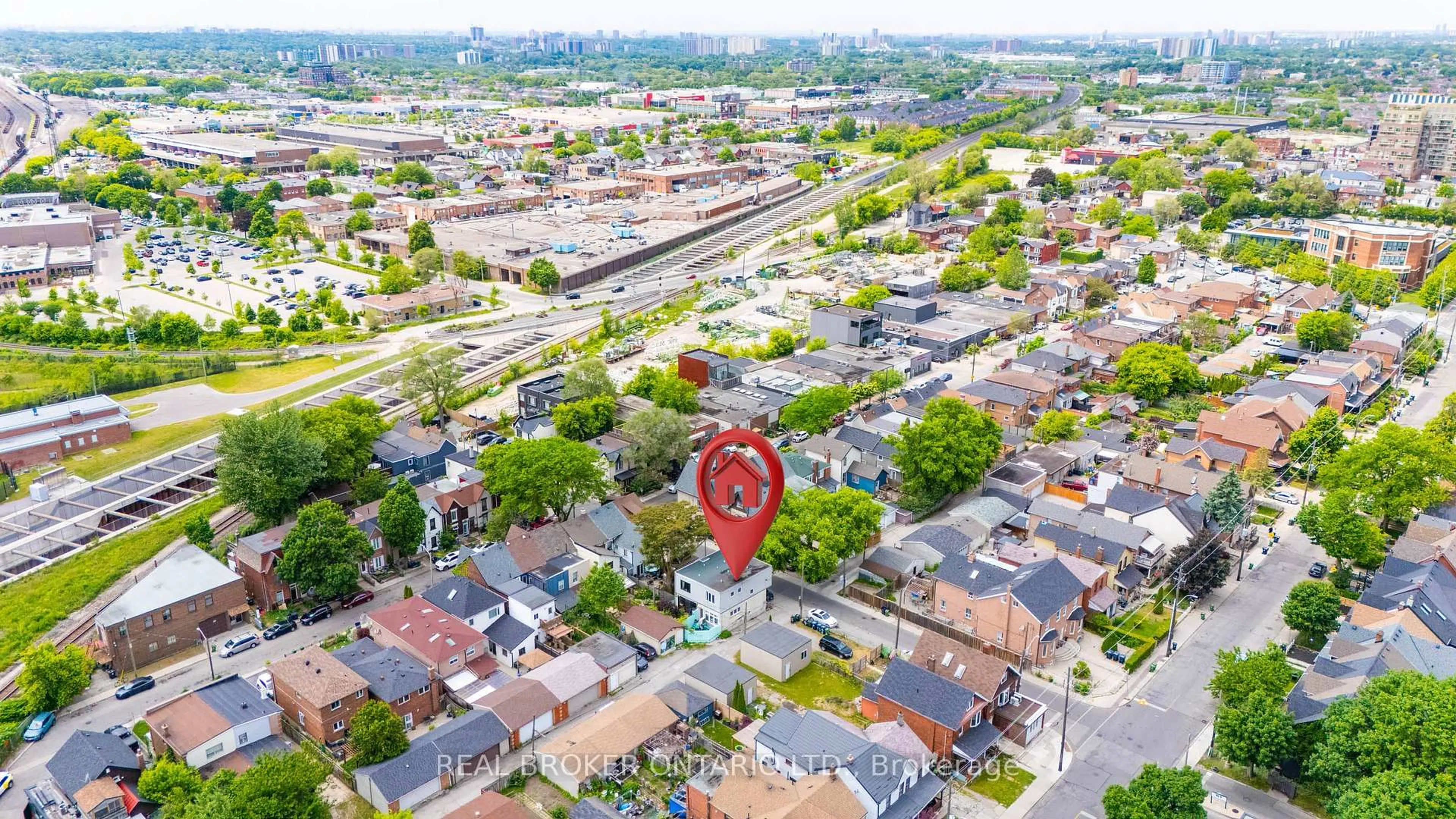 A pic from outside/outdoor area/front of a property/back of a property/a pic from drone, city buildings view from balcony for 27 Lindner St, Toronto Ontario M6N 1B1