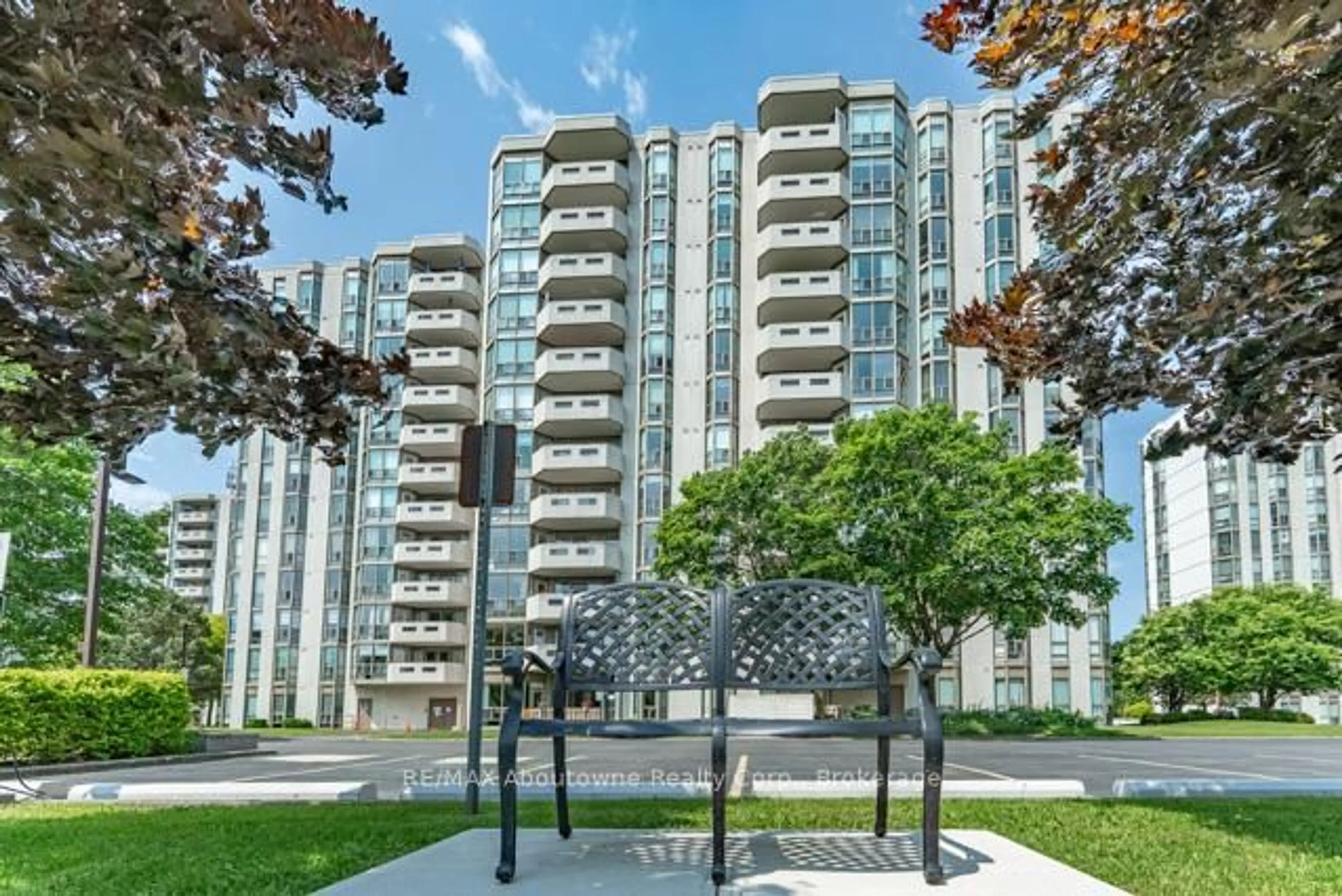 Unknown for 5080 Pinedale Ave #1209, Burlington Ontario L7L 5V7