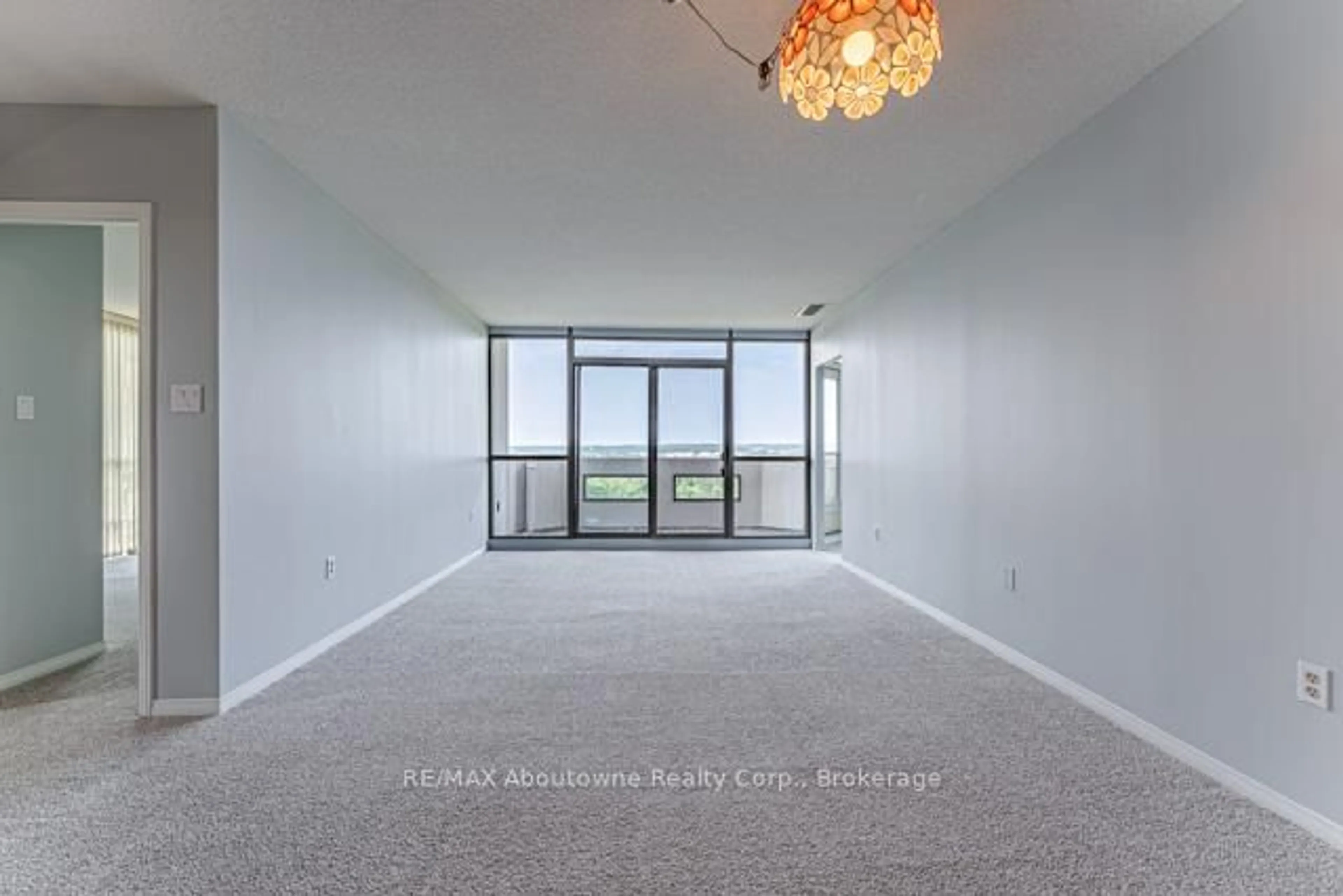A pic of a room for 5080 Pinedale Ave #1209, Burlington Ontario L7L 5V7