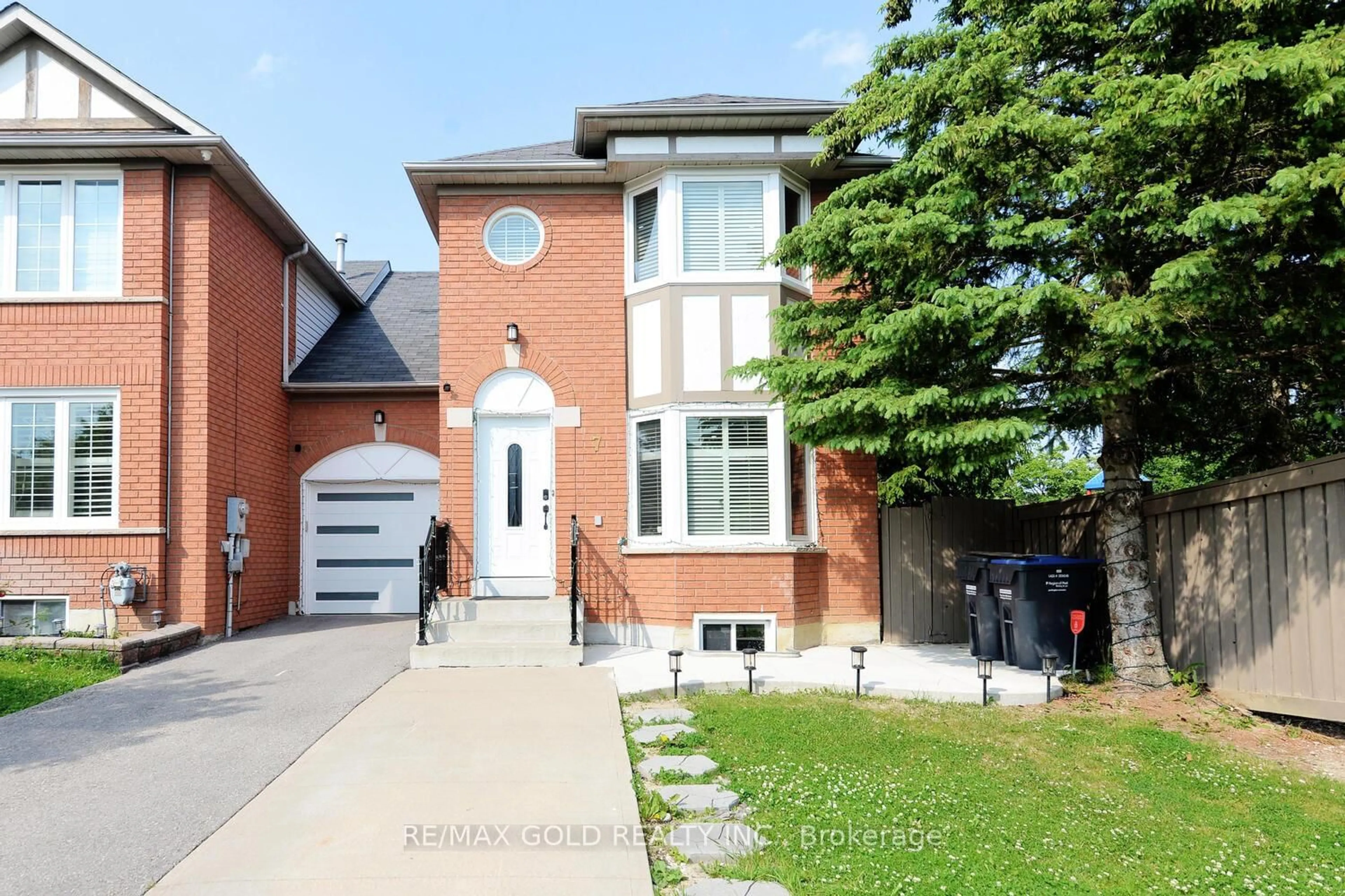 Home with brick exterior material, street for 7 Lofty Pines Pl, Brampton Ontario L6R 1K6