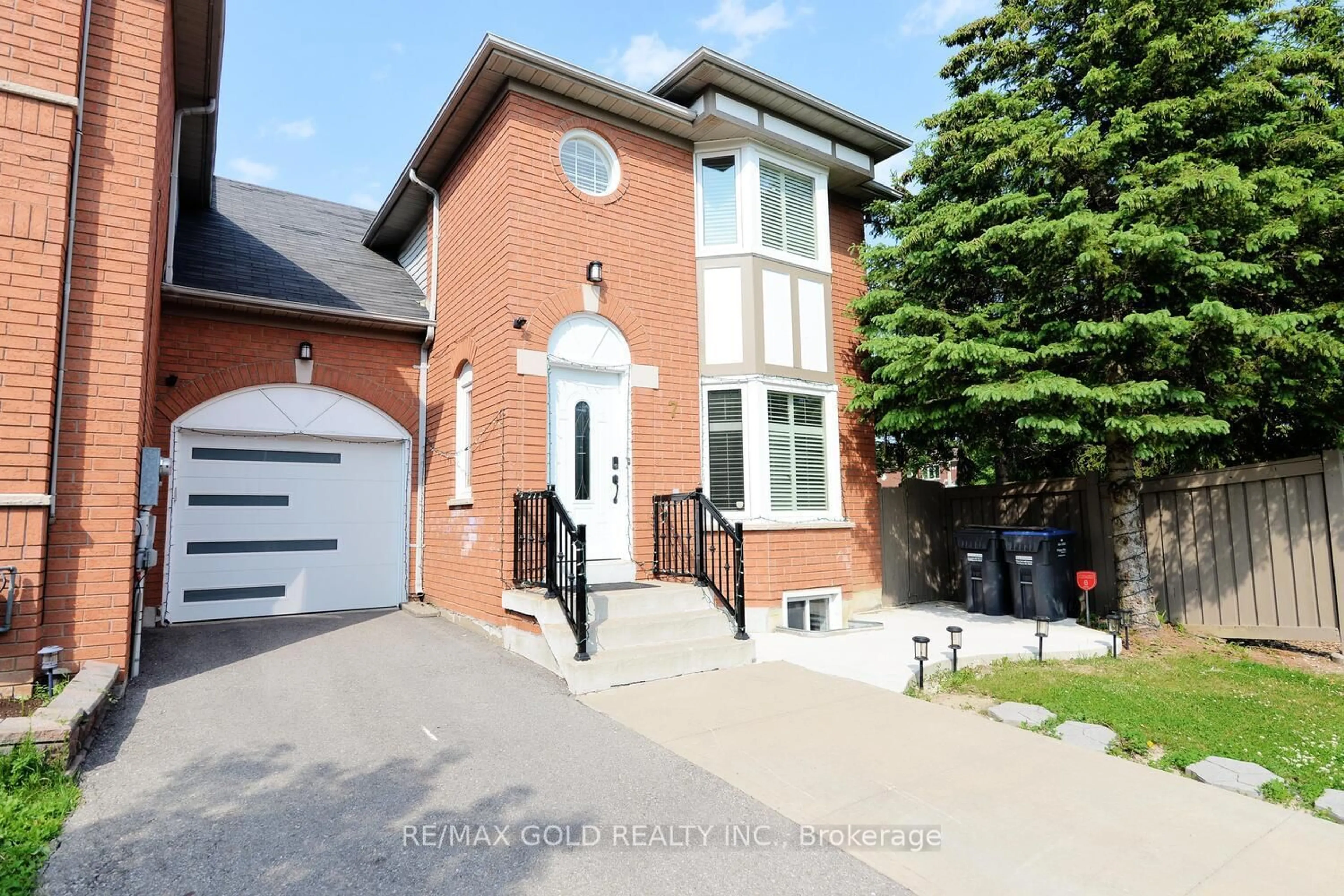Home with brick exterior material, street for 7 Lofty Pines Pl, Brampton Ontario L6R 1K6