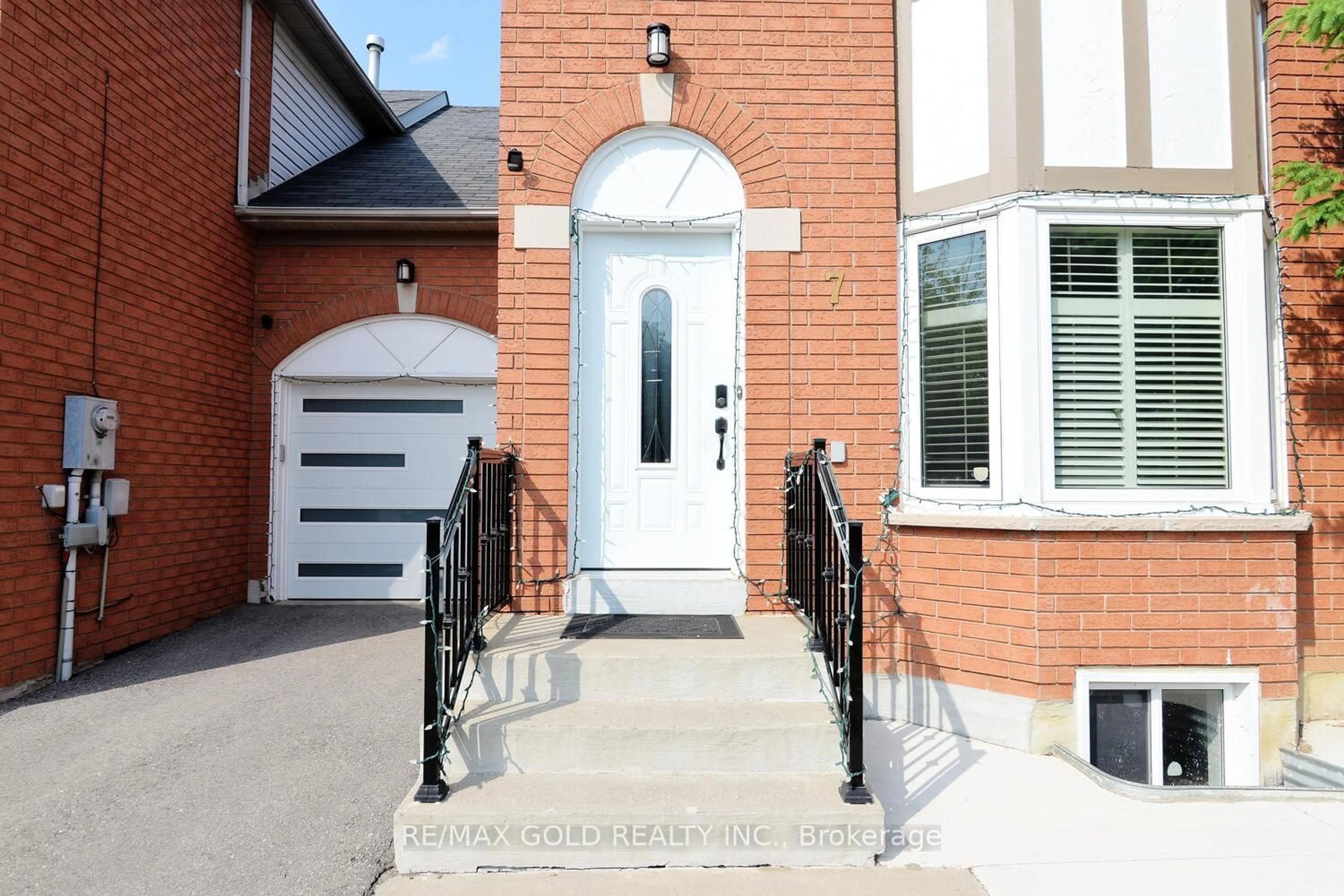 Home with brick exterior material, street for 7 Lofty Pines Pl, Brampton Ontario L6R 1K6