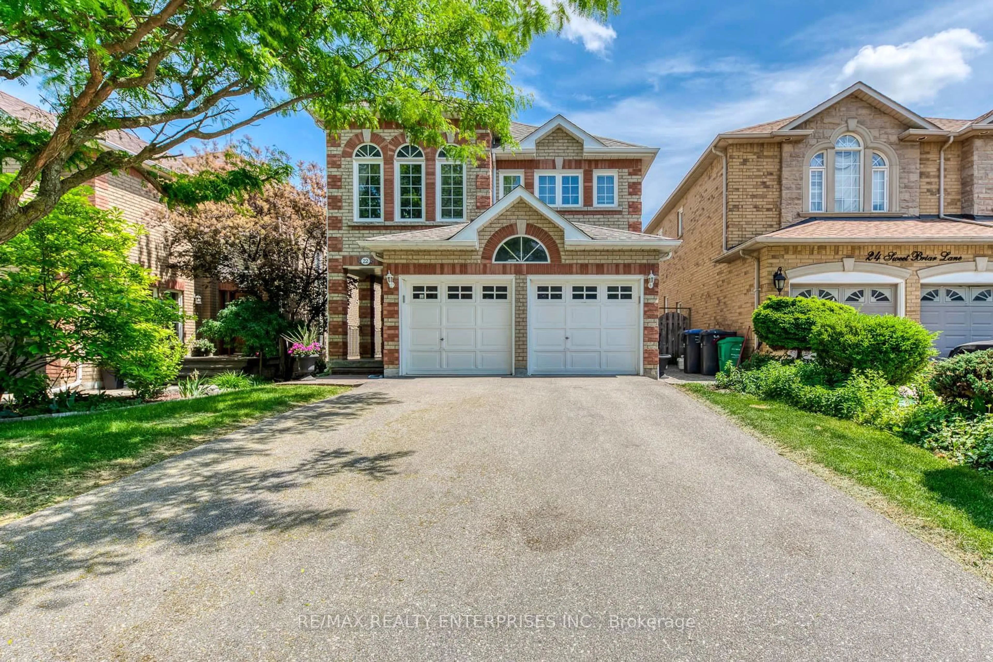 Home with brick exterior material, street for 22 Sweet Briar Lane, Brampton Ontario L6Z 4V3