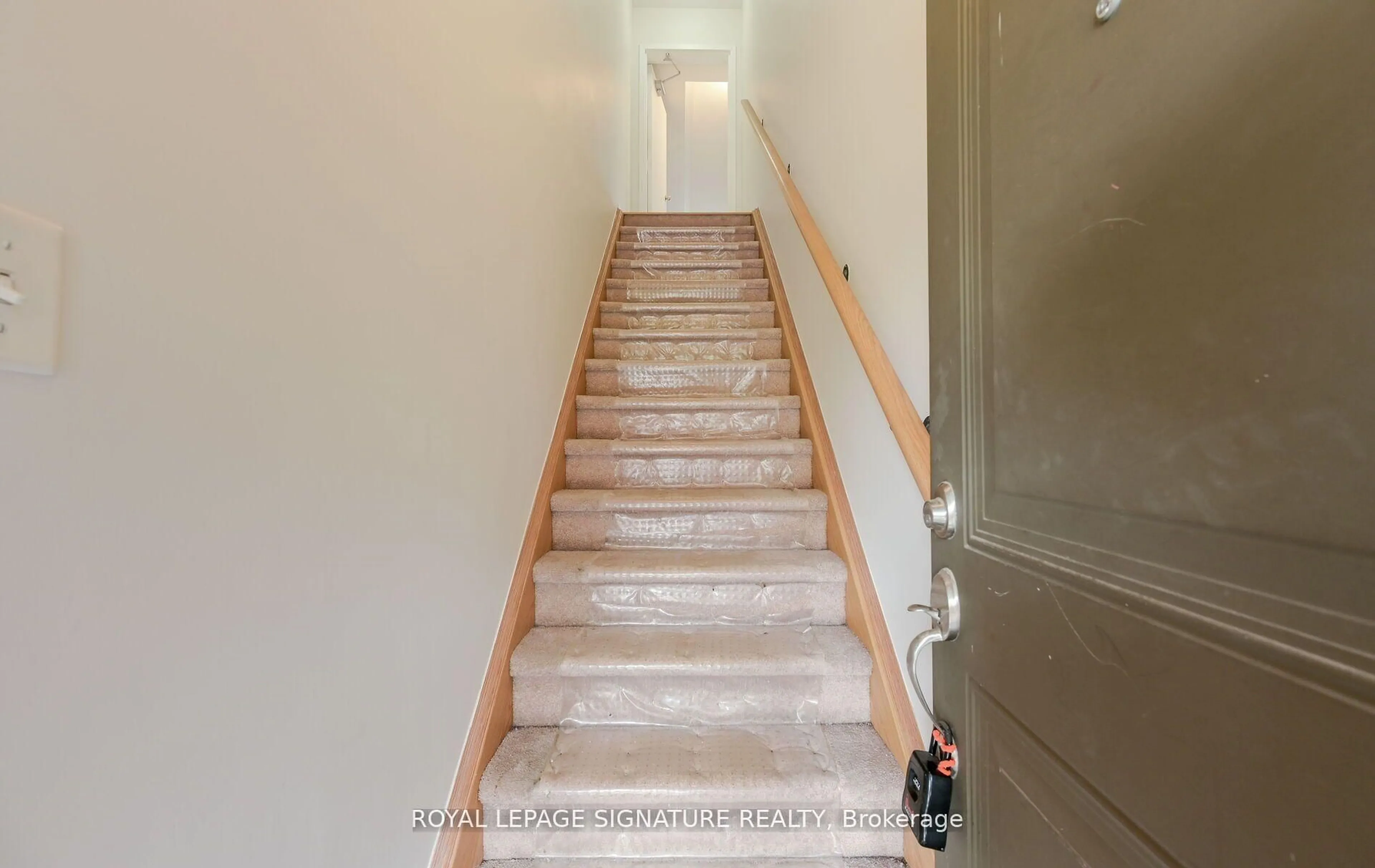 Stairs for 2508 Post Rd #11, Oakville Ontario L6J 0J2