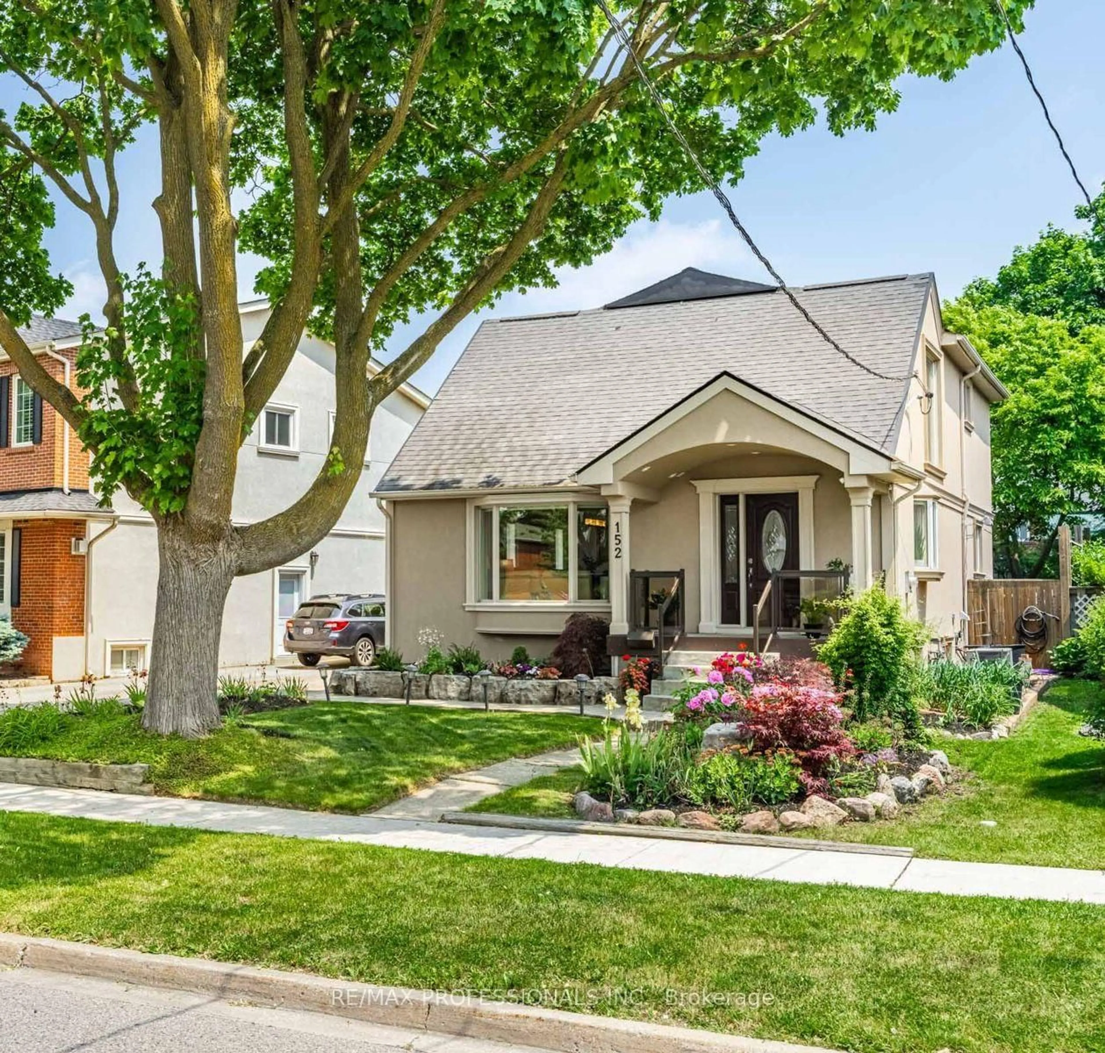 Unknown for 152 Clearbrooke Circ, Toronto Ontario M9W 2G1
