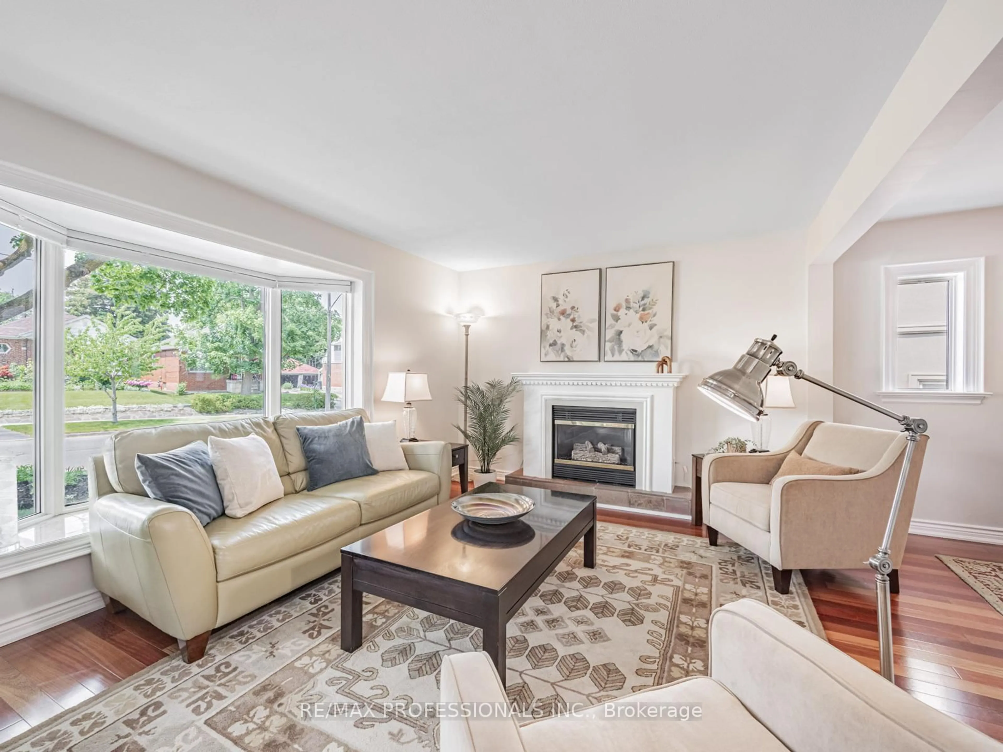 Living room with furniture, unknown for 152 Clearbrooke Circ, Toronto Ontario M9W 2G1
