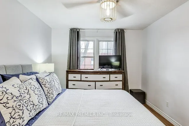 Additional property image - 1951 Rathburn Rd Unit 20