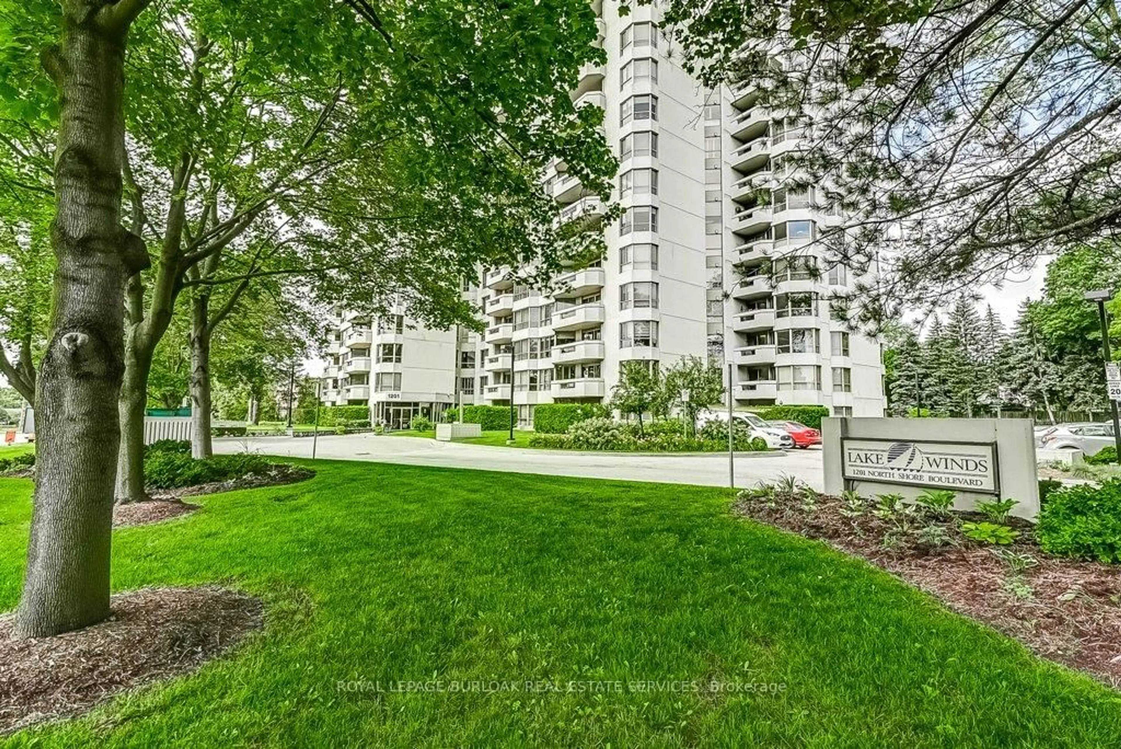 Patio, unknown for 1201 North Shore Blvd #1106, Burlington Ontario L7S 1Z5