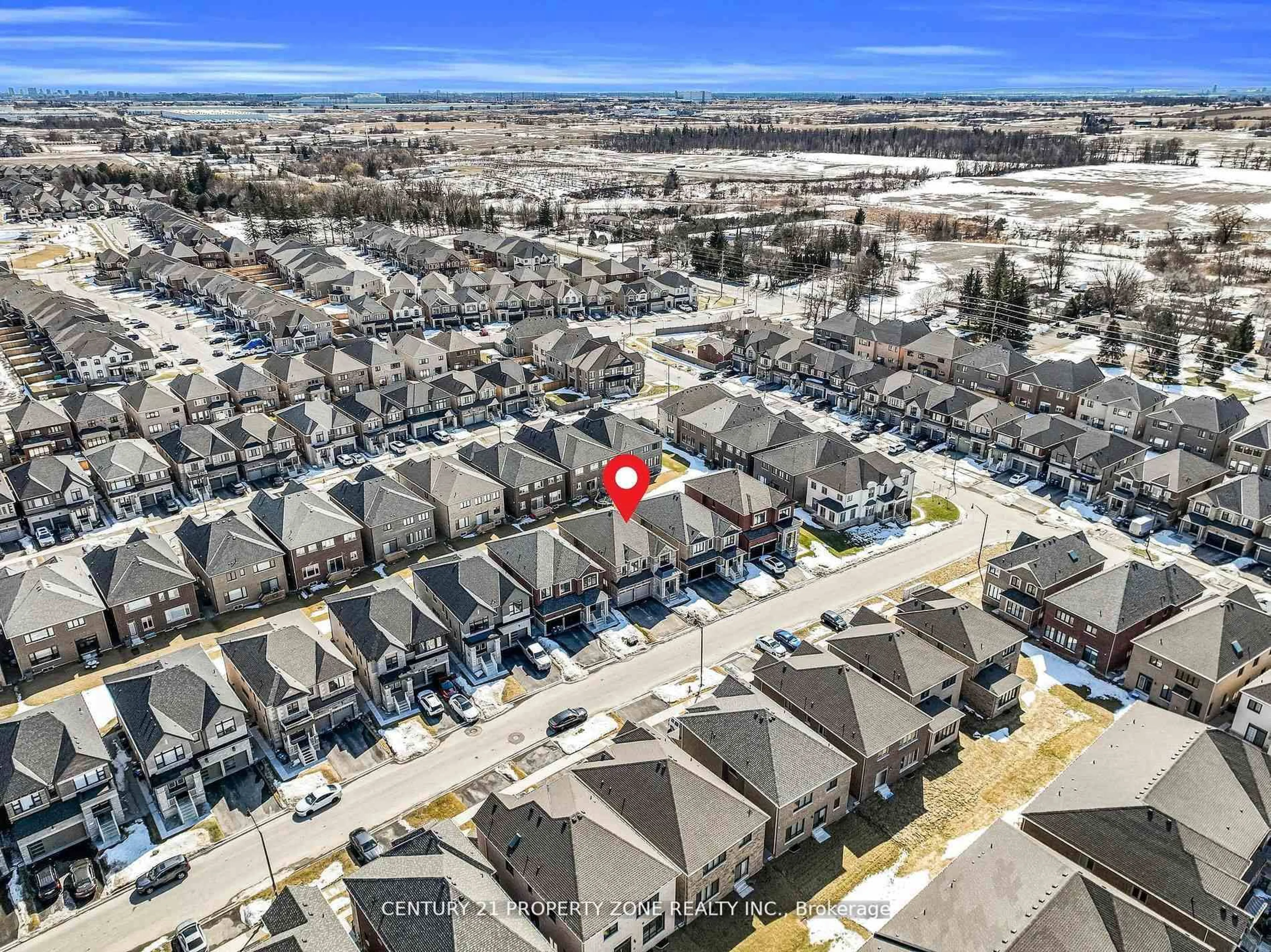A pic from outside/outdoor area/front of a property/back of a property/a pic from drone, unknown for 33 Gladmary Dr, Brampton Ontario L6Y 6K9