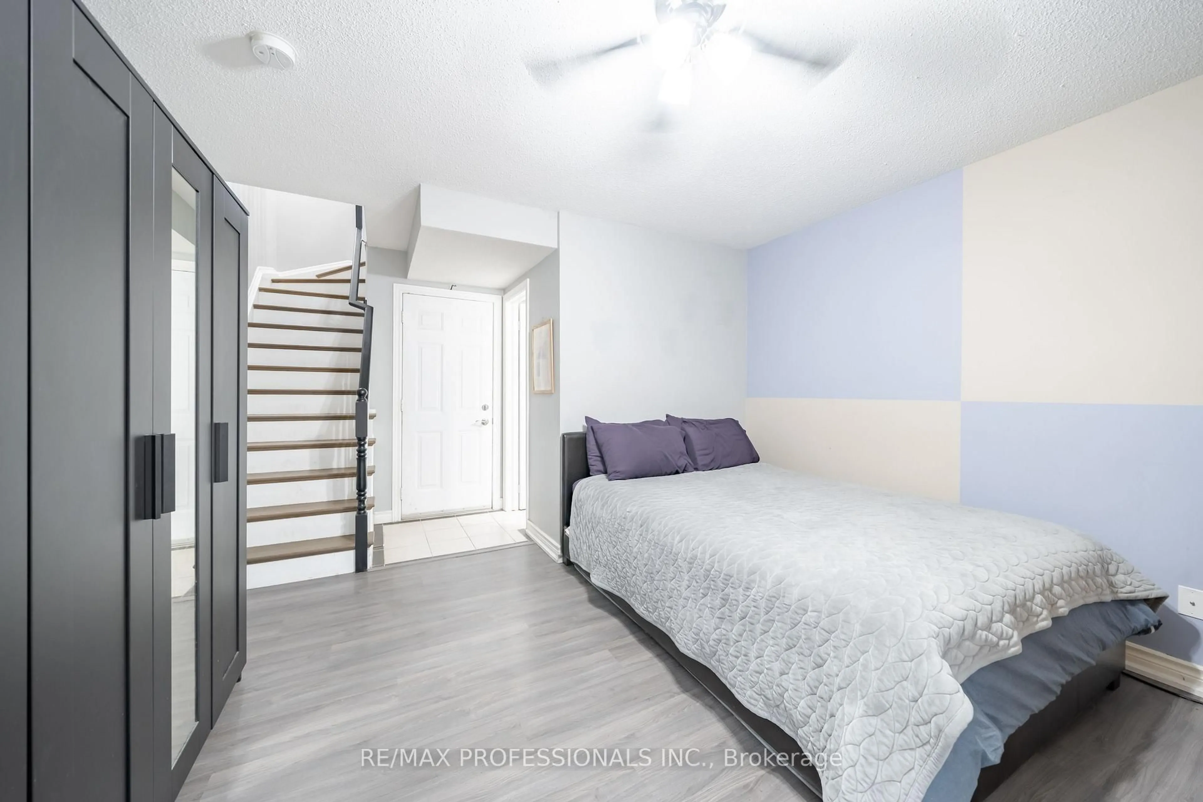 A pic of a room for 3480 Upper Middle Rd #12, Burlington Ontario L7M 4R8