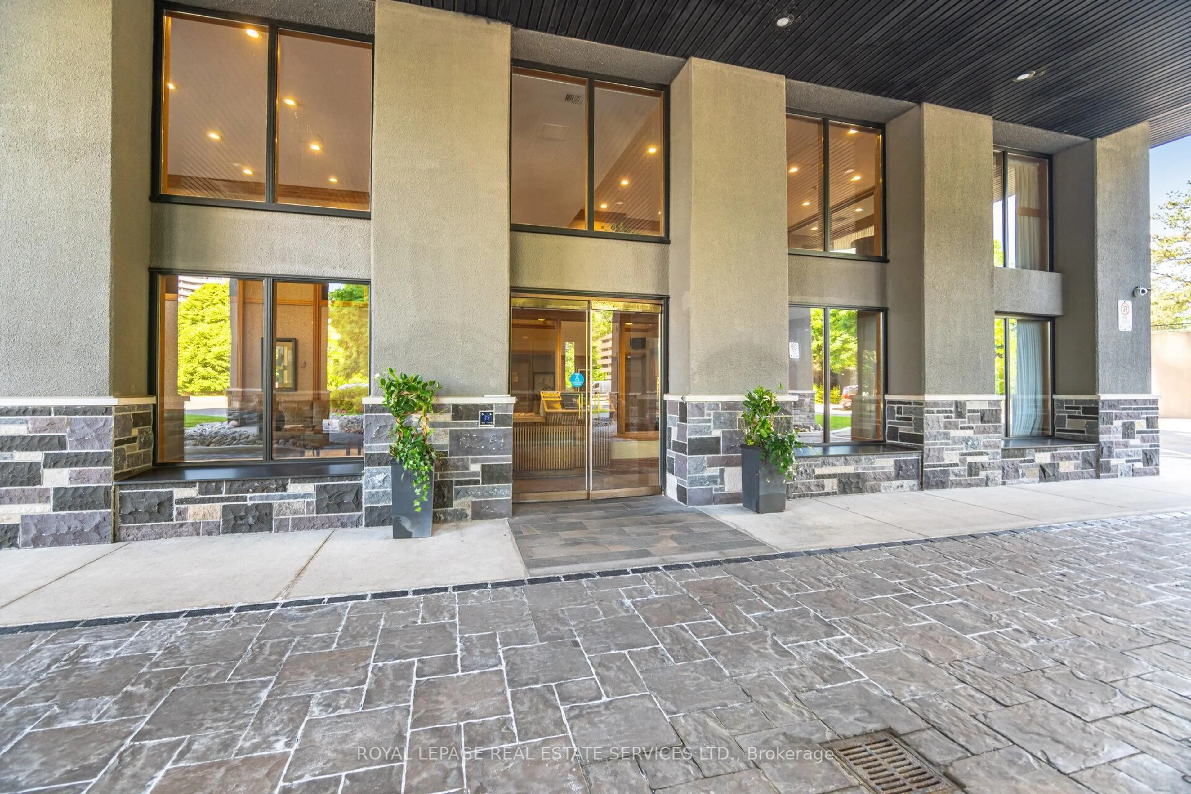 Lobby for 40 Richview Rd #1203, Toronto Ontario M9A 5C1