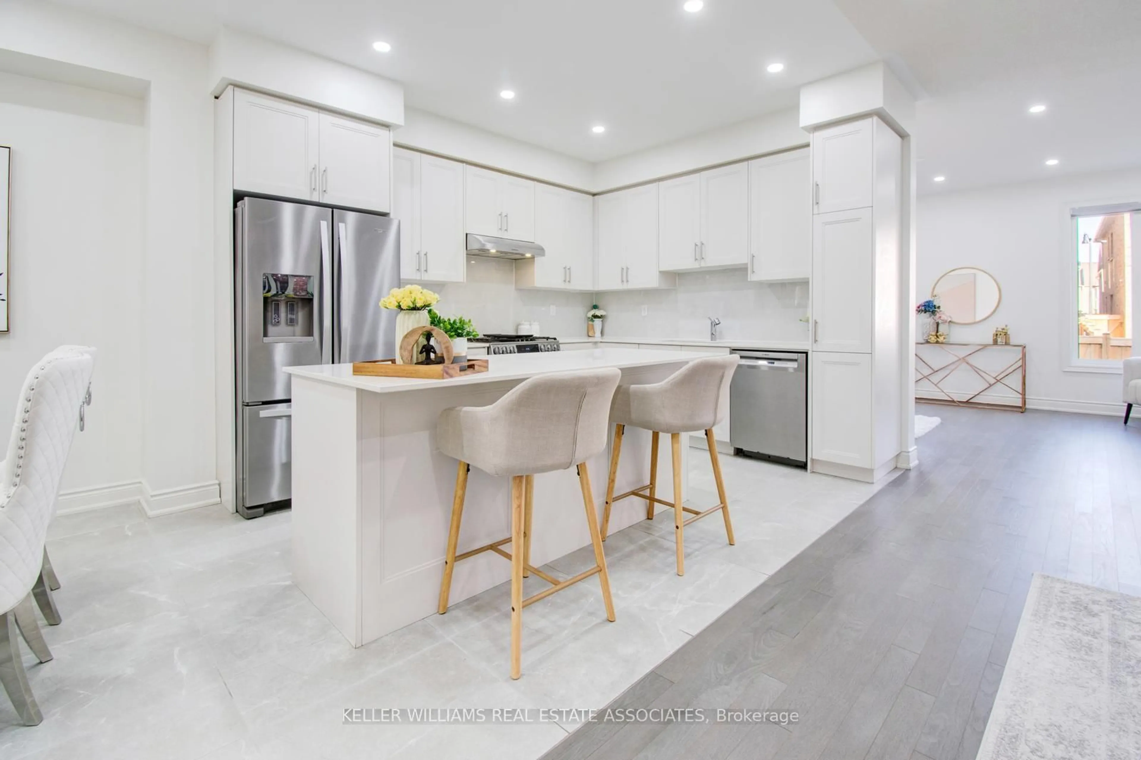 Open concept kitchen, ceramic/tile floor for 27 Quinton Rdge, Brampton Ontario L6Y 6J4