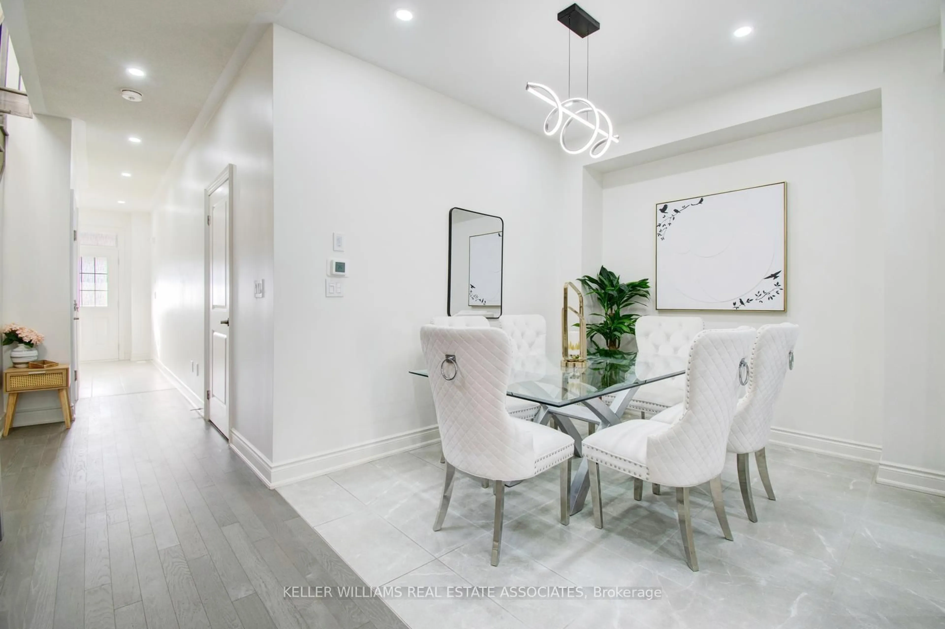 Dining room, ceramic/tile floor for 27 Quinton Rdge, Brampton Ontario L6Y 6J4