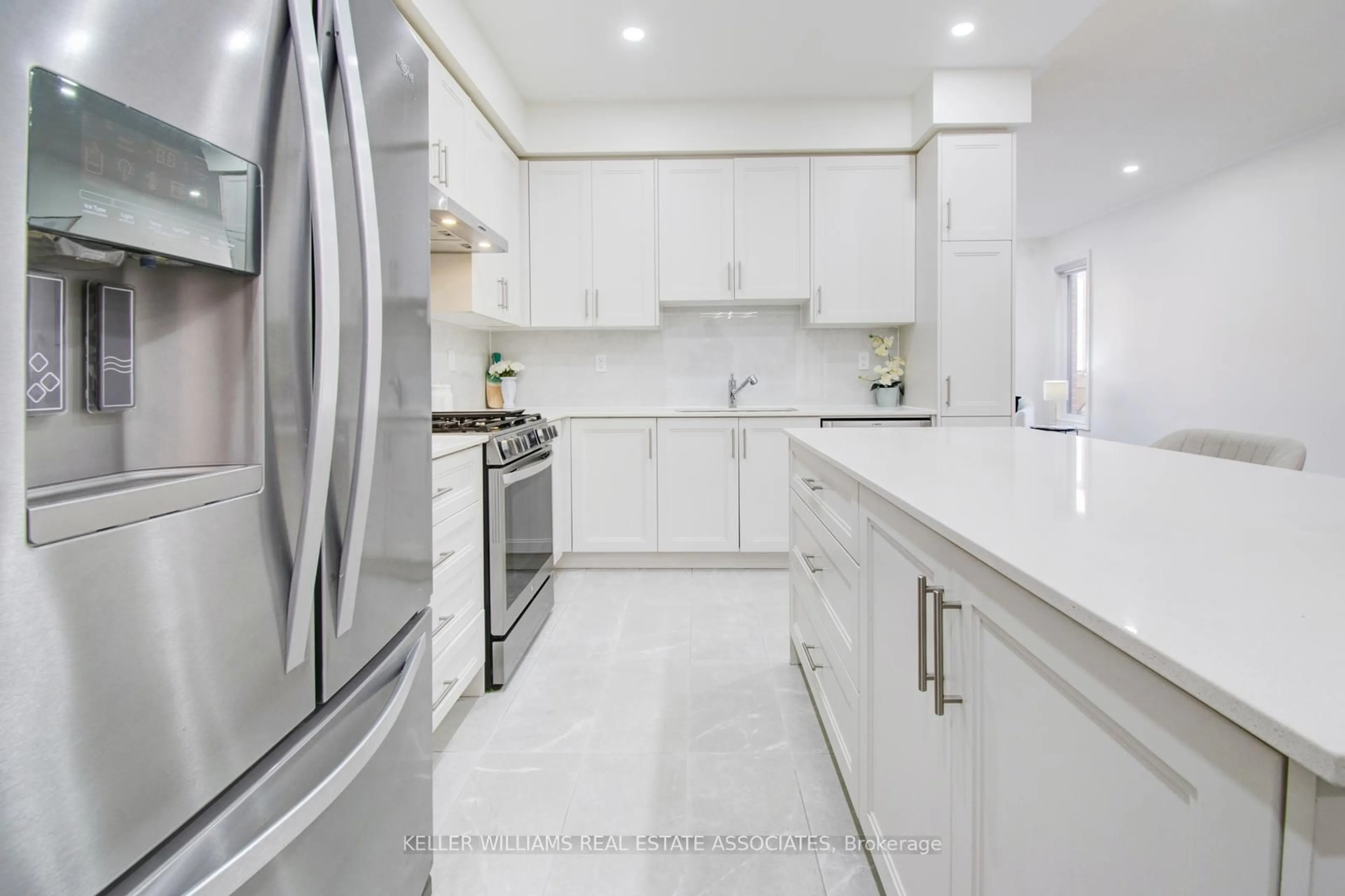 Contemporary kitchen, ceramic/tile floor for 27 Quinton Rdge, Brampton Ontario L6Y 6J4