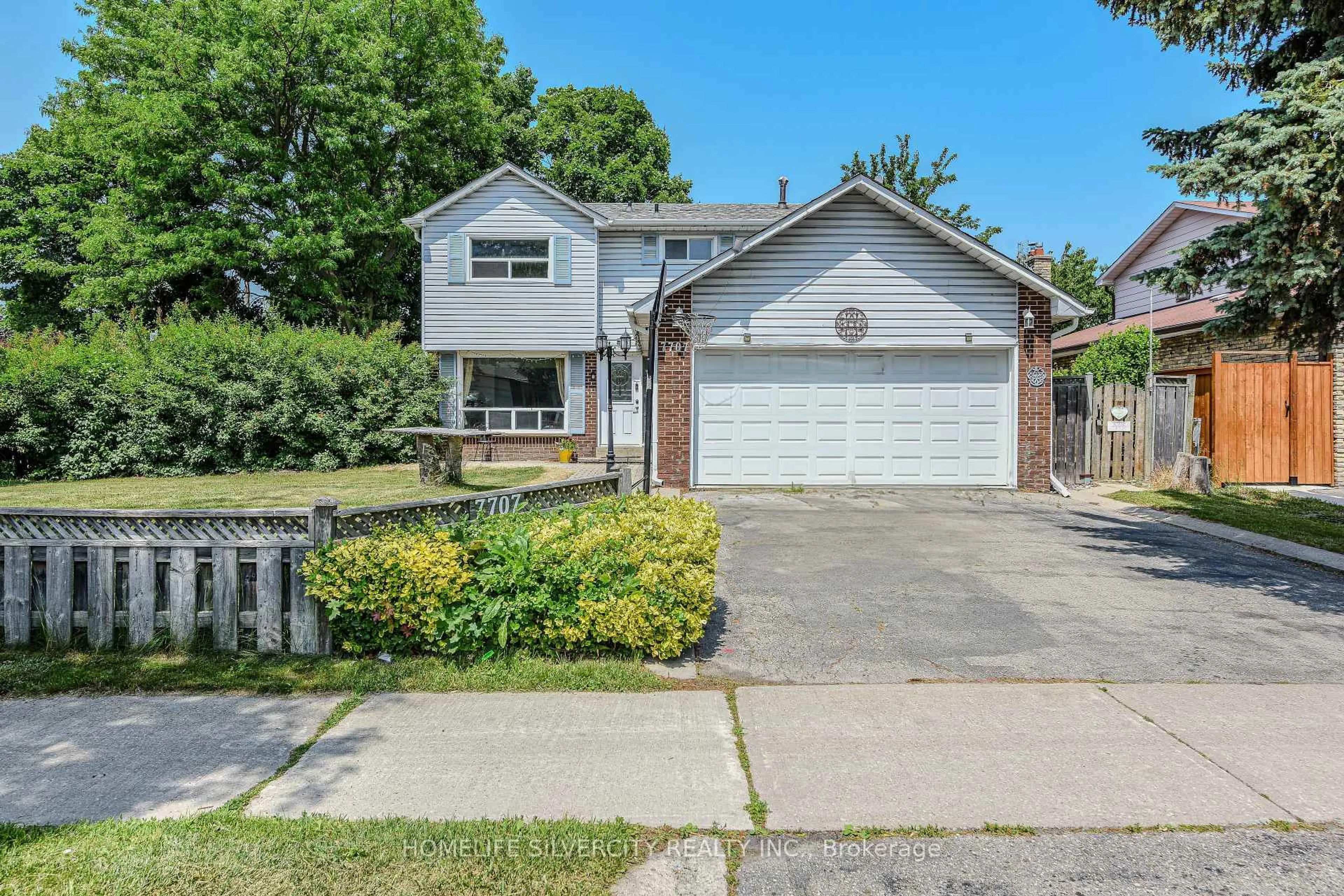 Unknown for 7707 Netherwood Rd, Mississauga Ontario L4T 3H2