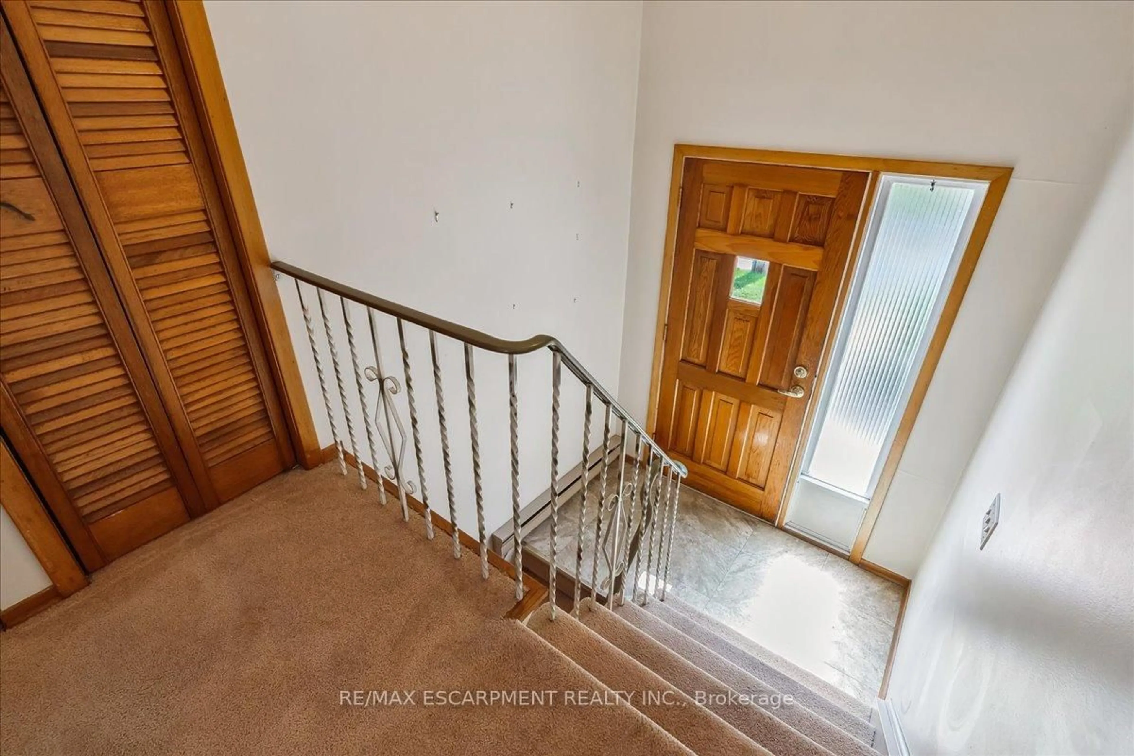 Stairs for 49 Head St, Oakville Ontario L6K 1L4