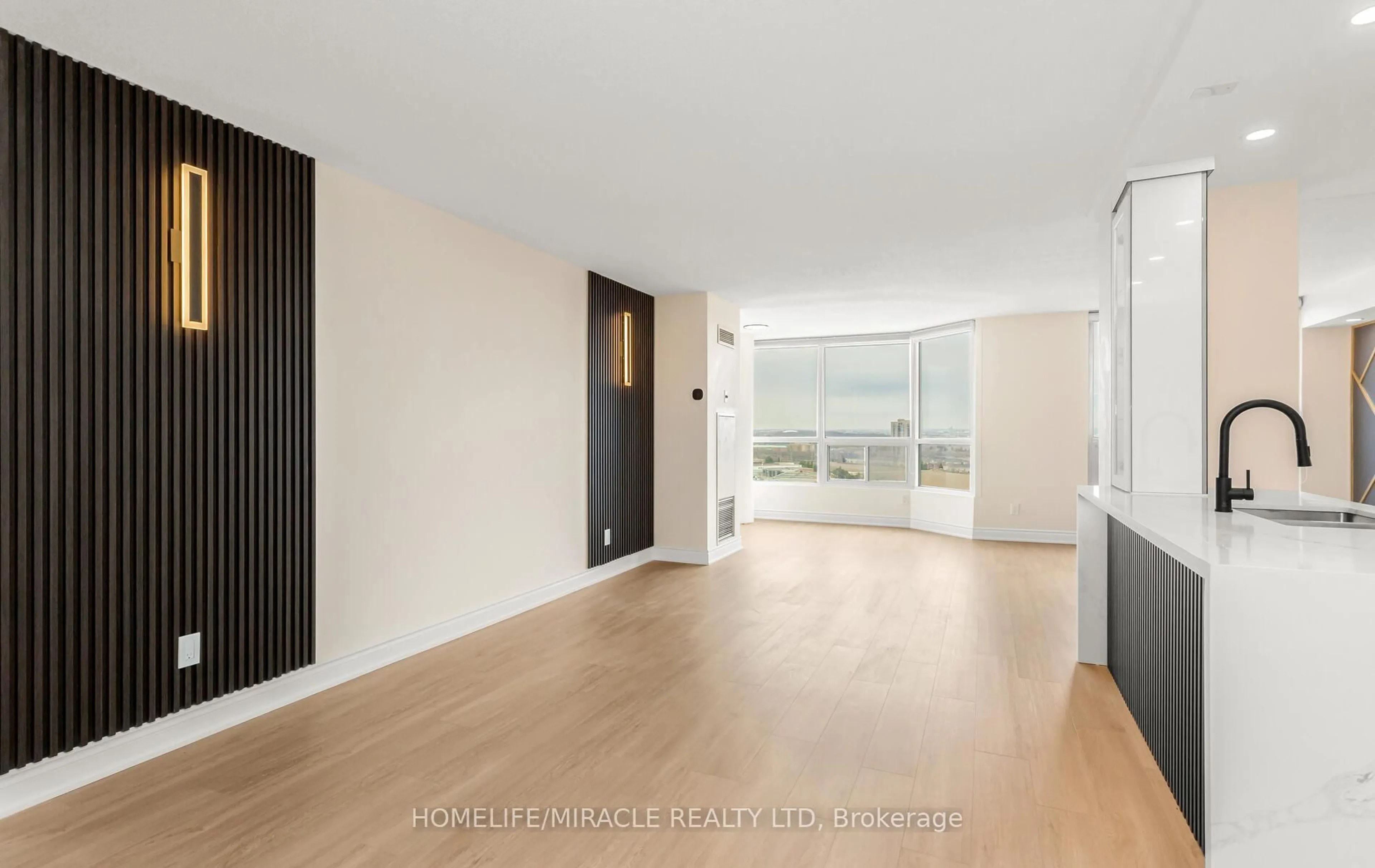 Unknown for 4450 Tucana Crt #2008, Mississauga Ontario L5R 3R4