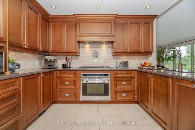 Additional image 35 of 70 Kenpark Ave
