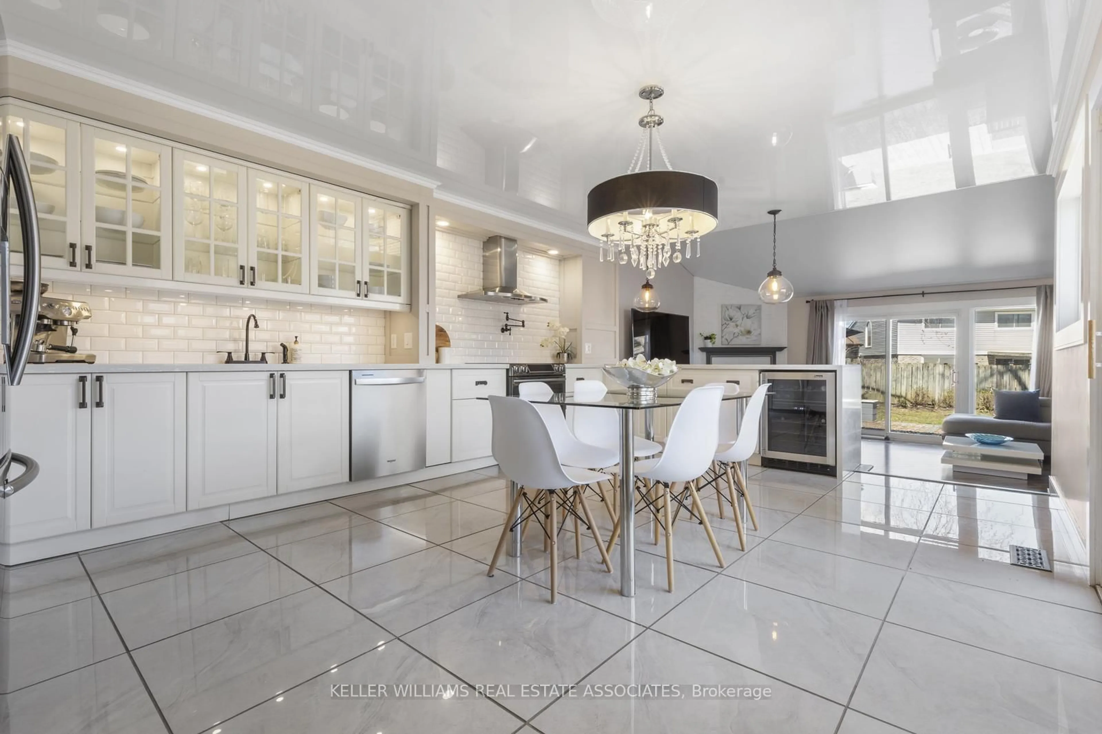 Contemporary kitchen, ceramic/tile floor for 4115 Barbican Dr, Mississauga Ontario L5L 2C4